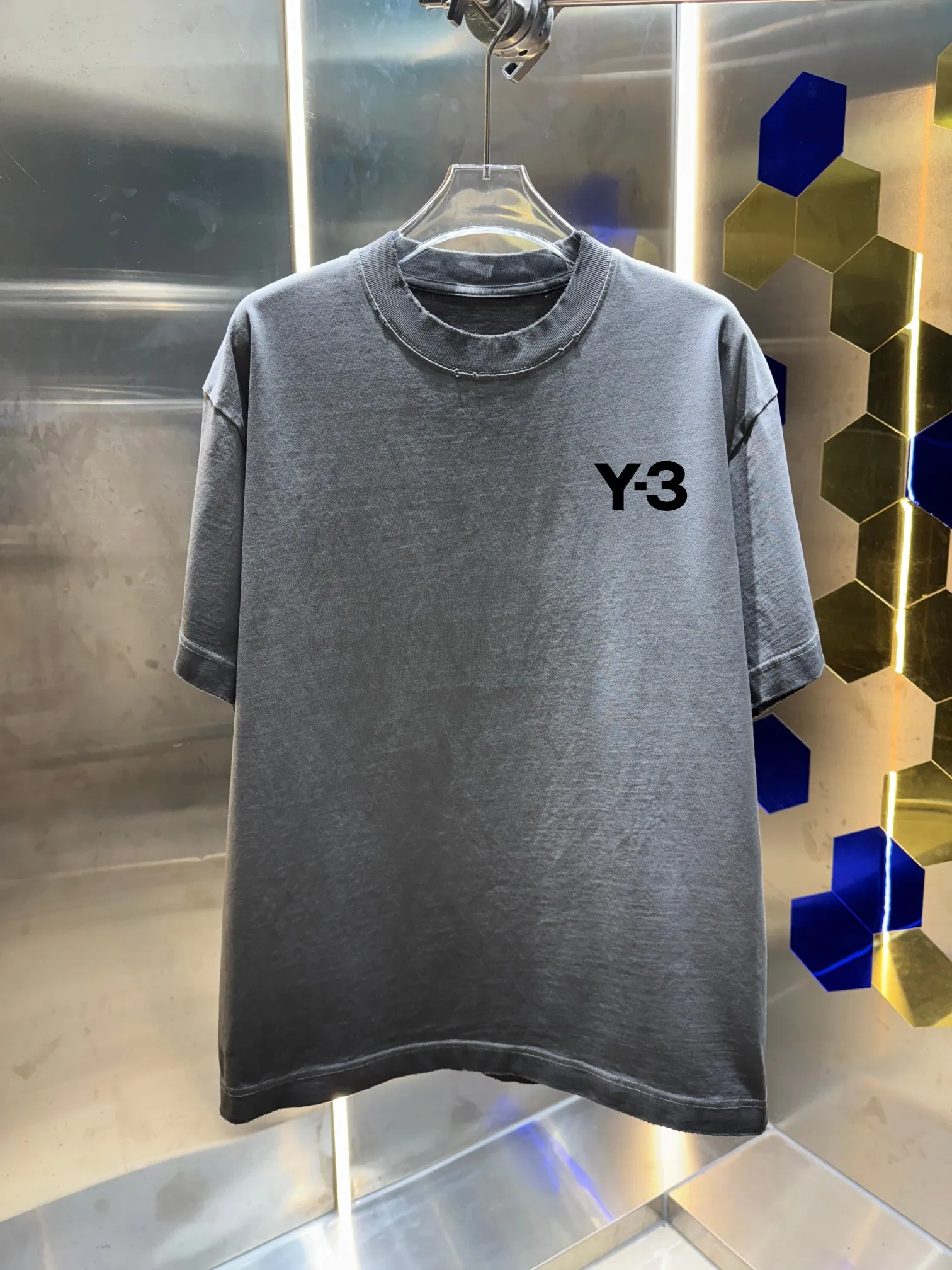 Y 3*Yamamoto*Yoji 2026 Spring and Summer New Arrival Simple signature letter printing technology Y-3 Washed and worn Round neck short-sleeved T-shirt Men and women Same Style Tag Collar label Washed mark Complete with three labels Color: Washed black Washed white Washed gray Brown Size: S M L XL XXL