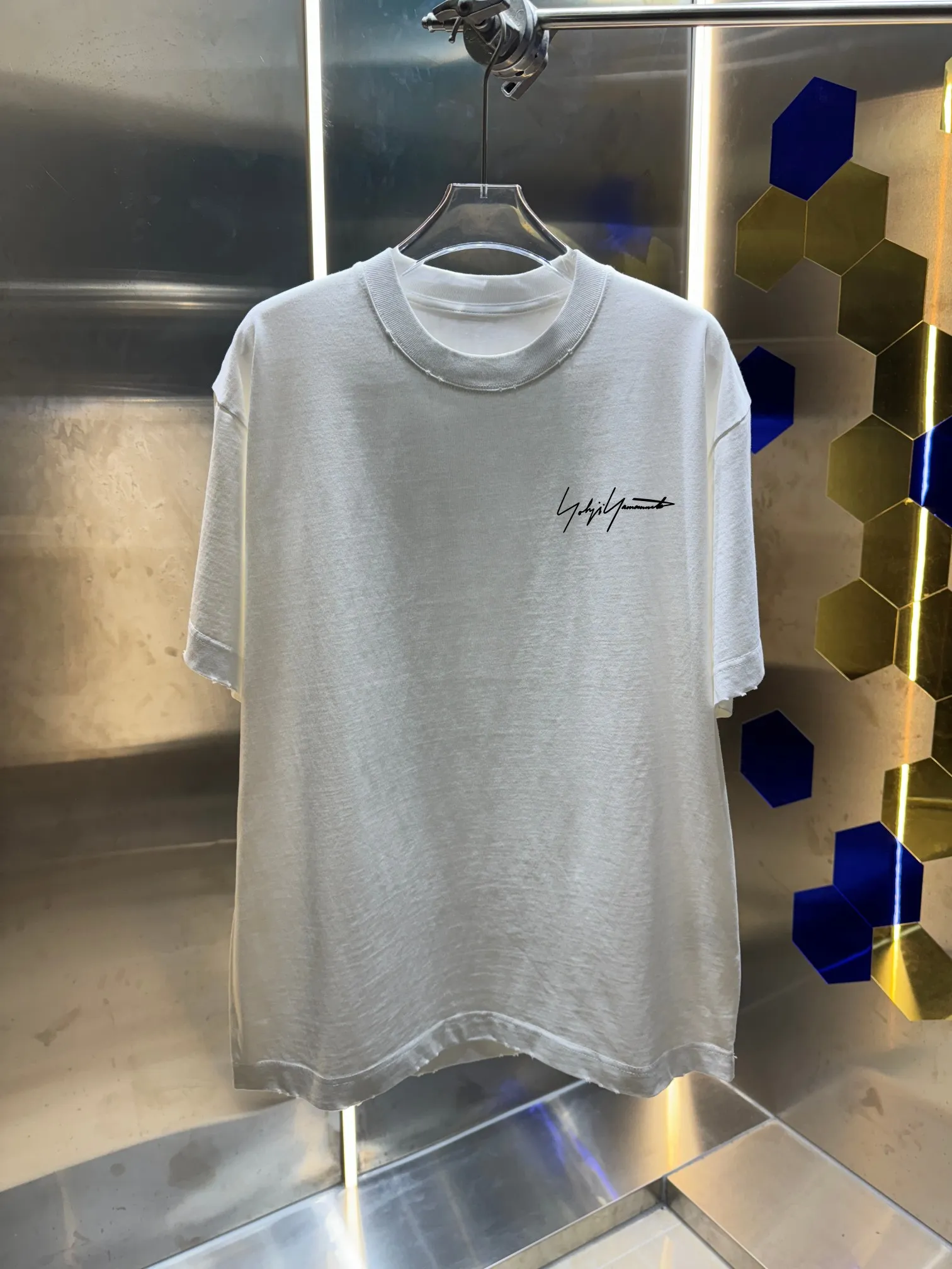 Y 3*Yamamoto*Yoji 2026 Spring and Summer New Arrival Simple signature letter printing technology Y-3 Washed and worn Round neck short-sleeved T-shirt Men and women Same Style Tag Collar label Washed mark Complete with three labels Color: Washed black Washed white Washed gray Brown Size: S M L XL XXL