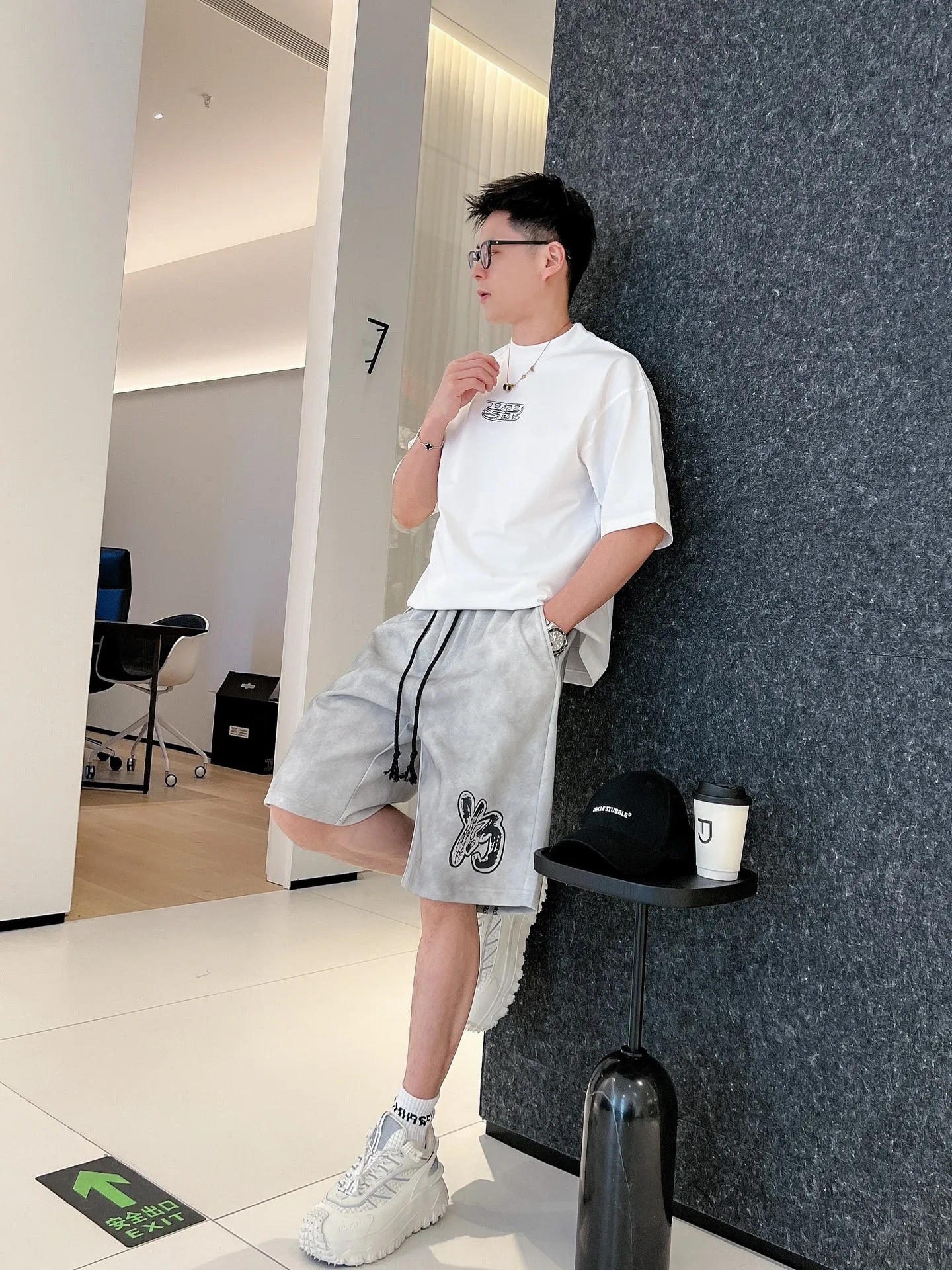 Y 3 Complete three standards 2026 summer New Arrival men's casual shorts, advanced custom-made Breathable fabric Breathable fabric with high elasticity and comfort, impeccable details, top-grade accessories, original logo design concept, delicate and soft feel! The upper body fit is awesome! Size: M-XXXL Please state your height and weight when ordering
