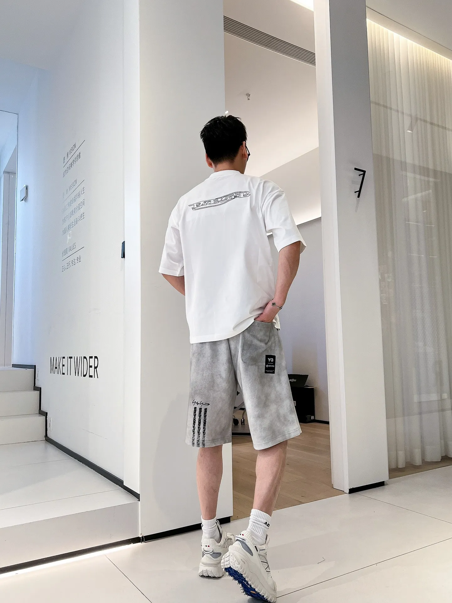 Y 3 Complete three standards 2026 summer New Arrival men's casual shorts, advanced custom-made Breathable fabric Breathable fabric with high elasticity and comfort, impeccable details, top-grade accessories, original logo design concept, delicate and soft feel! The upper body fit is awesome! Size: M-XXXL Please state your height and weight when ordering