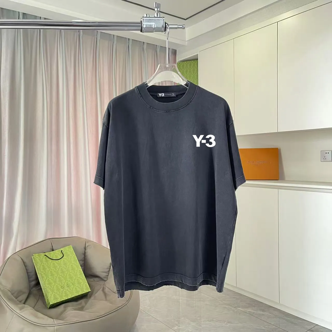 Y-3 2025 Summer New Arrival Washed gradient old and worn Personalized letter logo printing Short-sleeved T-shirt Customized fabric g Men and women Same Style Size: S M L XL XXL Five sizes Color: Black Gray Gradient black Gradient red