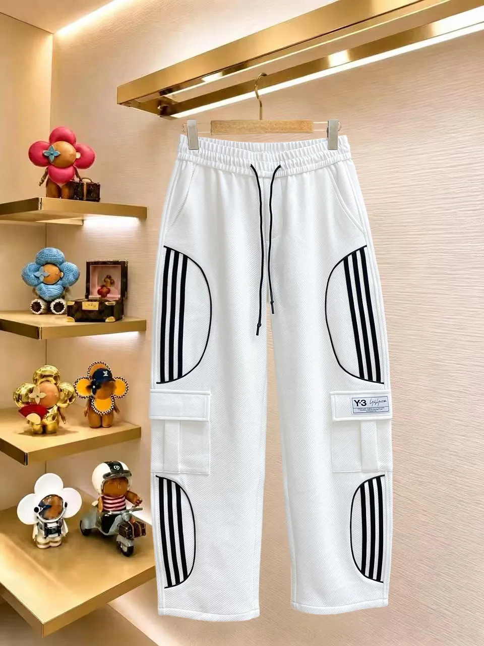 Y 3 [Higher version] The latest products for autumn and winter 2026, available at the counter simultaneously, original goods, fashionable casual trousers and casual pants, using imported original fabrics, top-grade embroidery 🪡 craft letter pattern logo, original hardware accessories decoration, simple yet fashionable, fashionable and handsome upper body, Sizes: M-3XL