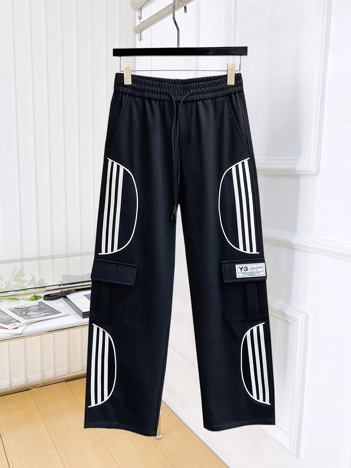 Y 3 [Higher version] The latest products for autumn and winter 2026, available at the counter simultaneously, original goods, fashionable casual trousers and casual pants, using imported original fabrics, top-grade embroidery 🪡 craft letter pattern logo, original hardware accessories decoration, simple yet fashionable, fashionable and handsome upper body, Sizes: M-3XL