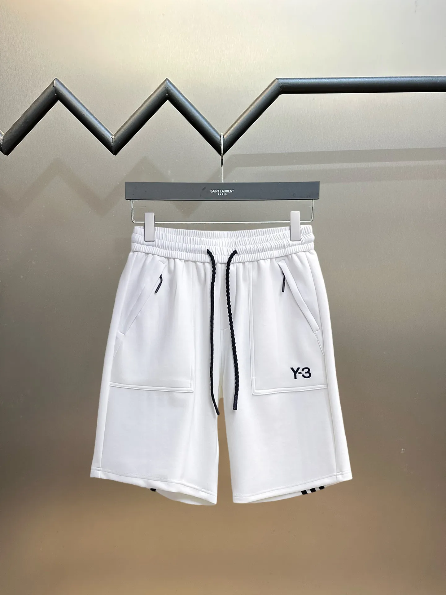 Y 3 Complete three standards 2026 summer New Arrival men's casual shorts, advanced custom-made Breathable fabric Breathable fabric with high elasticity and comfort, impeccable details, top-grade accessories, original logo design concept, delicate and soft feel! The upper body fit is awesome! Size: M-XXXL Please state your height and weight when ordering
