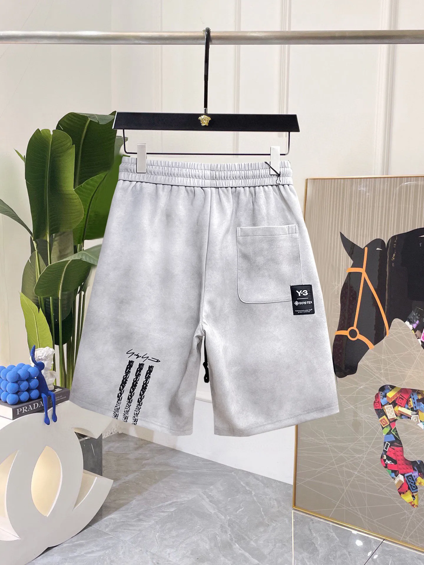 Y 3 Complete three standards 2026 summer New Arrival men's casual shorts, advanced custom-made Breathable fabric Breathable fabric with high elasticity and comfort, impeccable details, top-grade accessories, original logo design concept, delicate and soft feel! The upper body fit is awesome! Size: M-XXXL Please state your height and weight when ordering