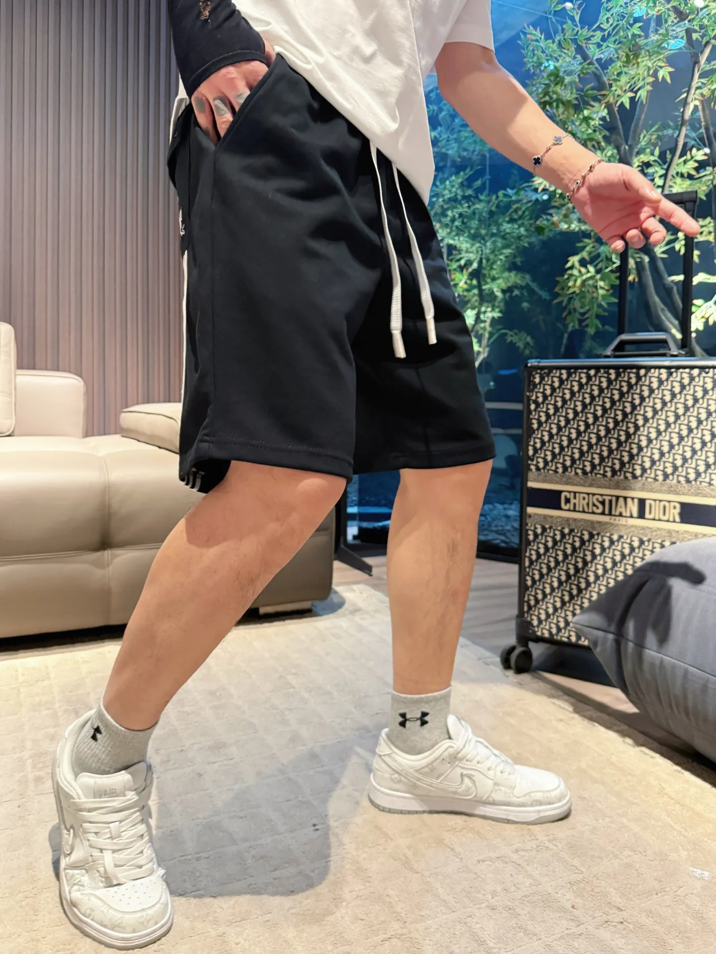 Y 3 Complete three standards 2026 summer New Arrival men's casual shorts, advanced custom-made Breathable fabric Breathable fabric with high elasticity and comfort, impeccable details, top-grade accessories, original logo design concept, delicate and soft feel! The upper body fit is awesome! Size: M-XXXL Please state your height and weight when ordering