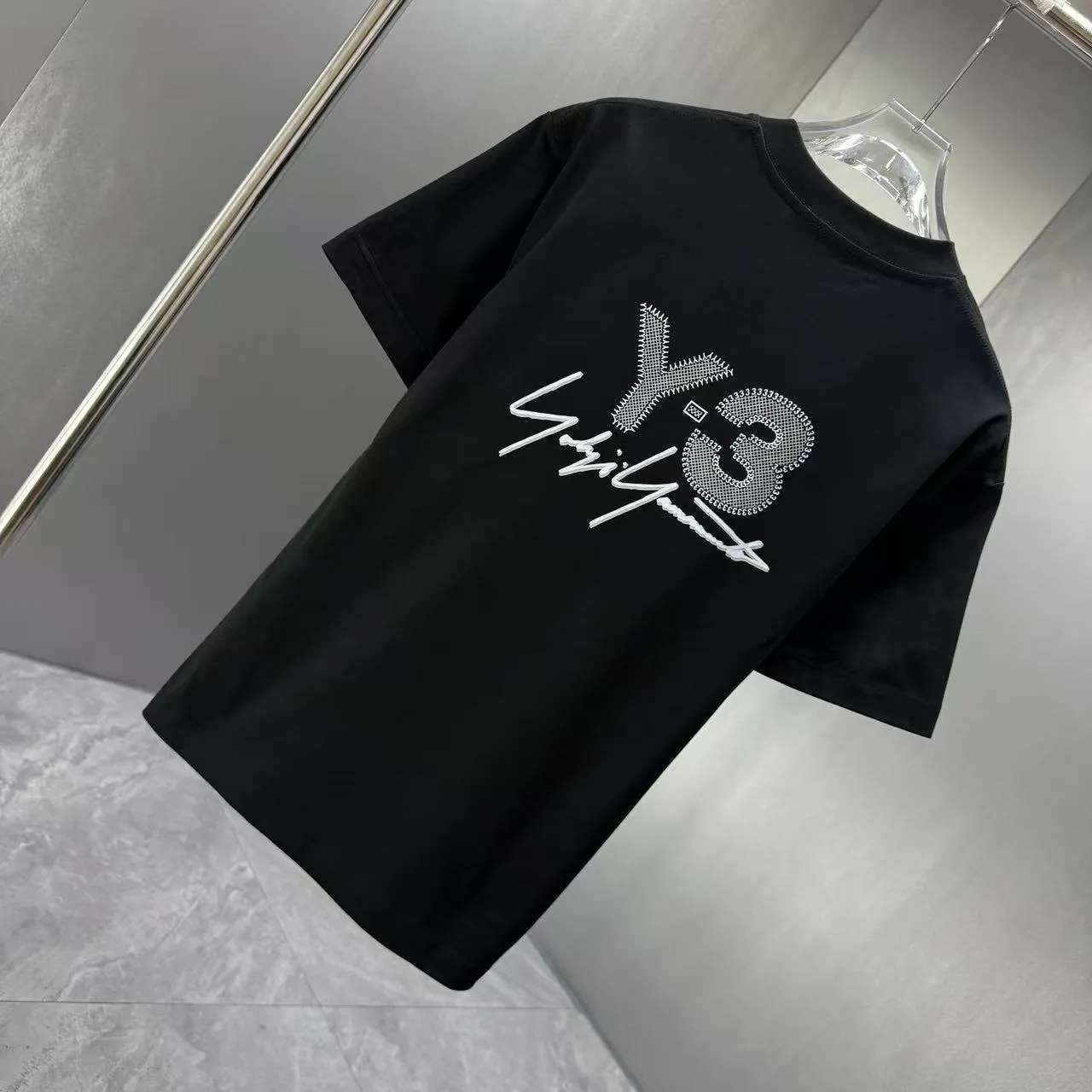 Y 3 Yohji Yamamoto 2026 Spring and Summer New Arrival short-sleeved T-shirt Customized cotton letter logo printing Color: Black White Color Sizes: S M L XL XXL