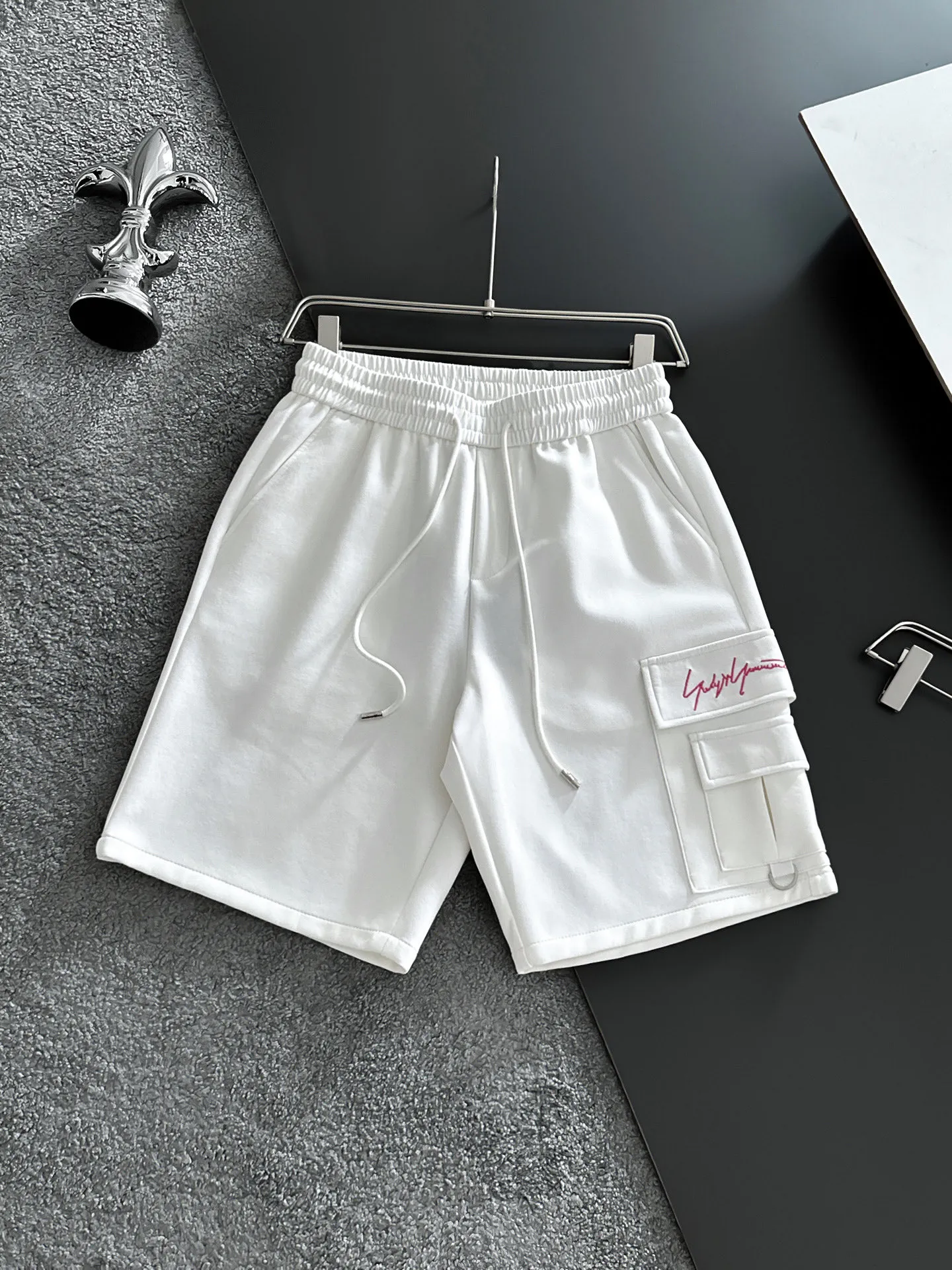 Y 3 Complete three standards 2026 summer New Arrival men's casual shorts, advanced custom-made Breathable fabric Breathable fabric with high elasticity and comfort, impeccable details, top-grade accessories, original logo design concept, delicate and soft feel! The upper body fit is awesome! Size: M-XXXL Please state your height and weight when ordering