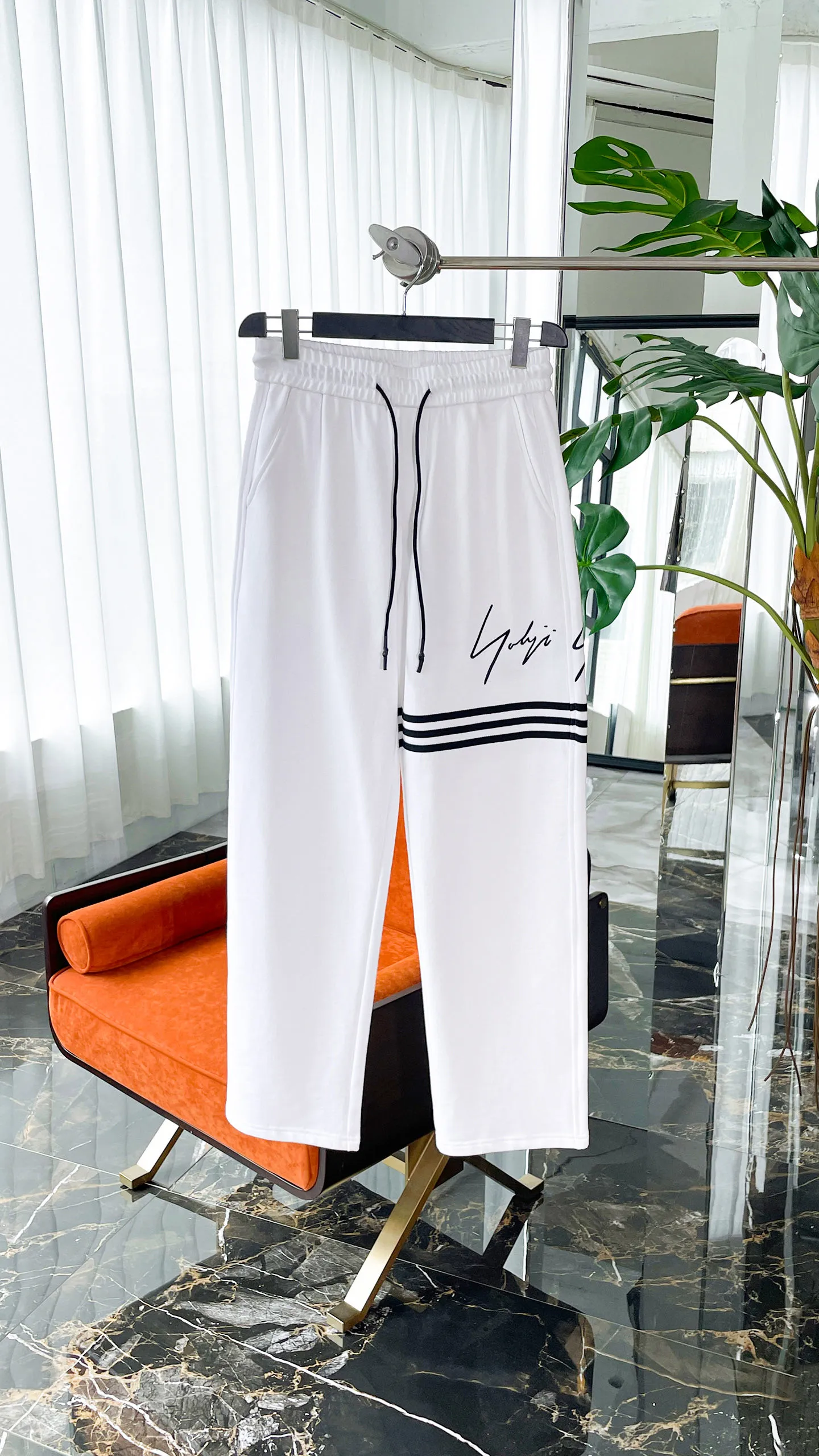 Y 3 [Higher version] The latest products for autumn and winter 2026, available at the counter simultaneously, original goods, fashionable casual trousers and casual pants, using imported original fabrics, top-grade embroidery 🪡 craft letter pattern logo, original hardware accessories decoration, simple yet fashionable, fashionable and handsome upper body, Sizes: M-3XL