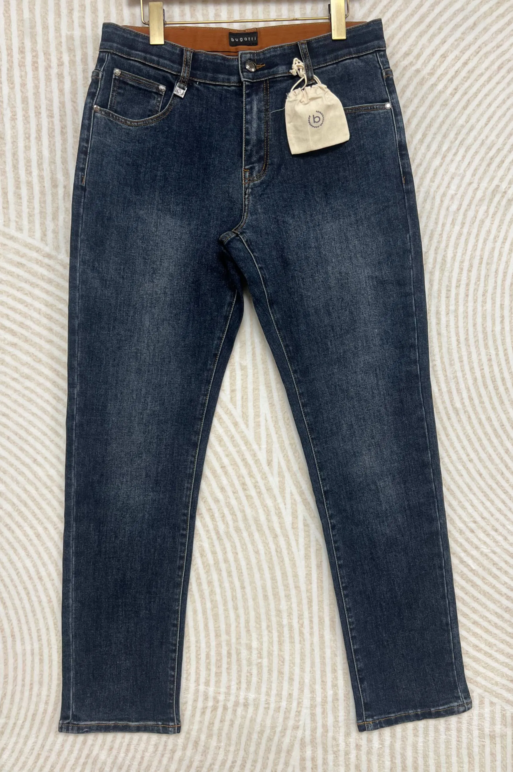 Autumn and Winter New Arrival Style Number: 9020-9 Sizes: 30-40