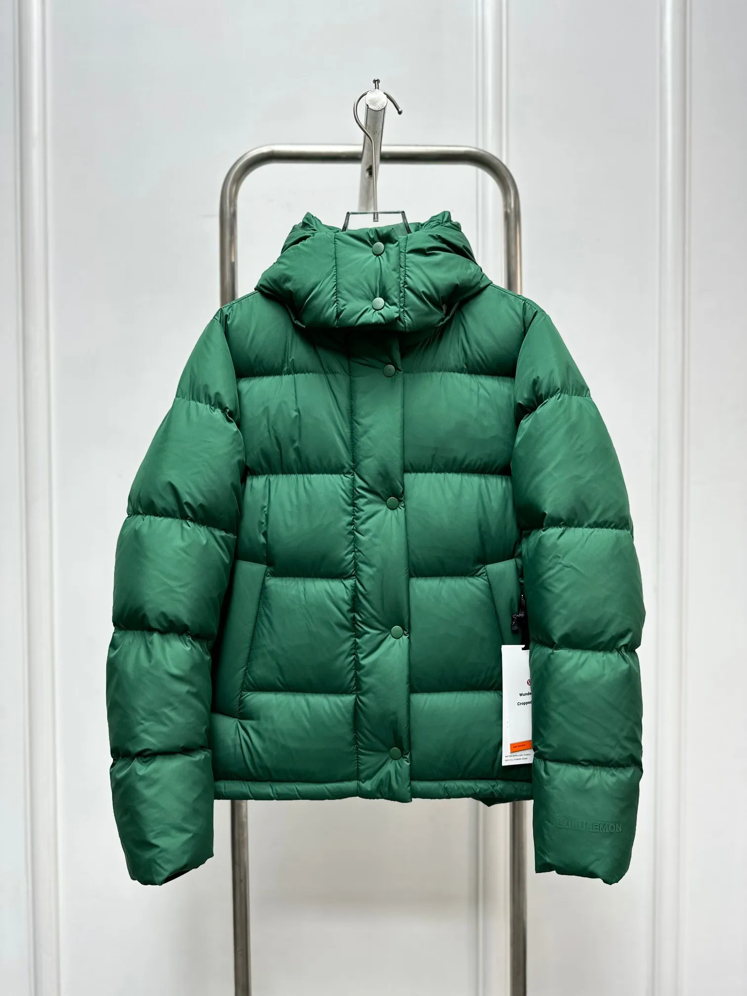 lululemon Wunder Puff Jacket lululemon ； ， ， ， Soft Matte TM ， ， ， 90% ， 。 ， ， 。 。 zp ， ， Logo ， ， ， ， ， Quality， ， 。 ， ， ， ， Versatile， Size：4 6 8 10