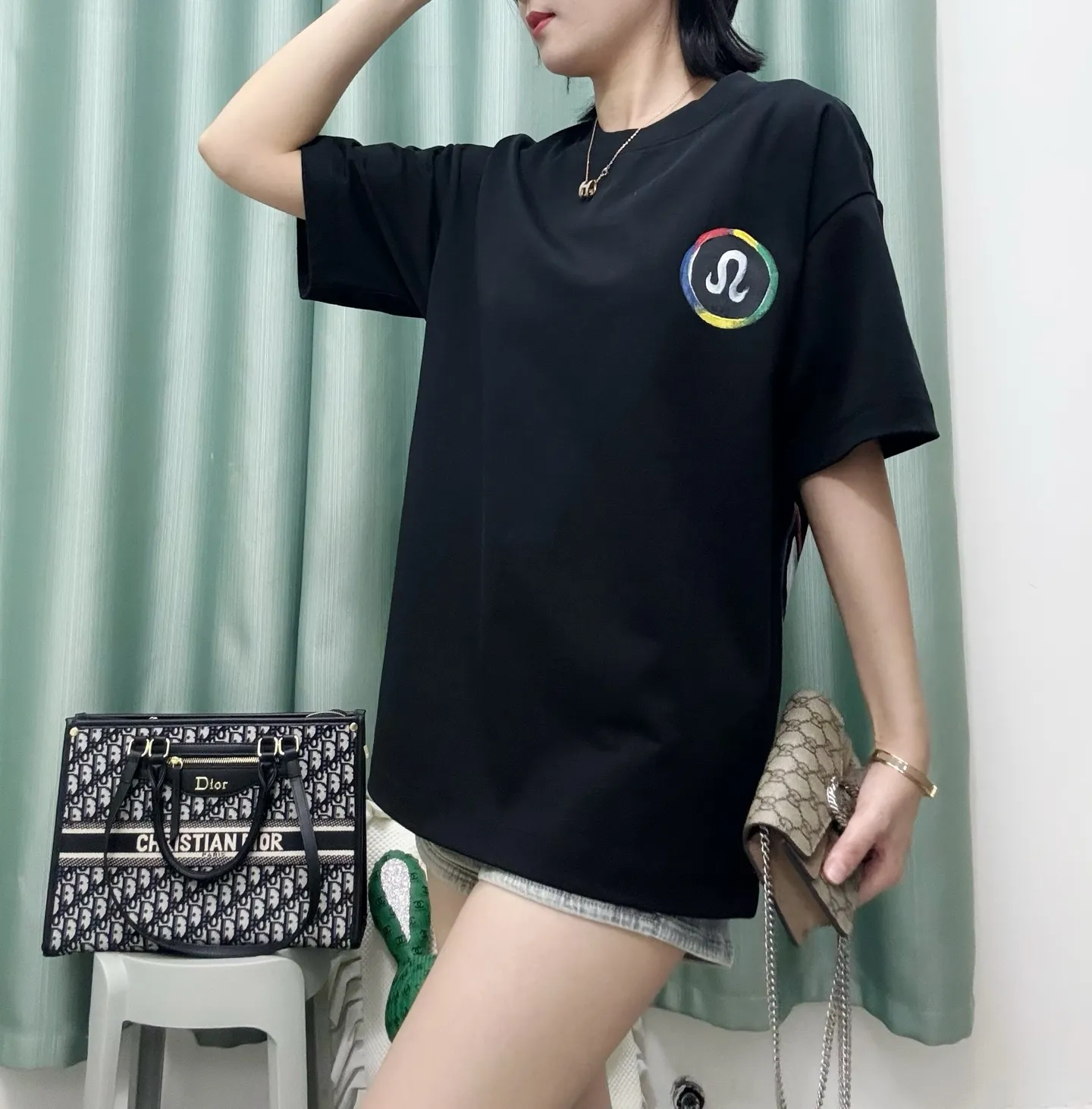 Black ， Same Style