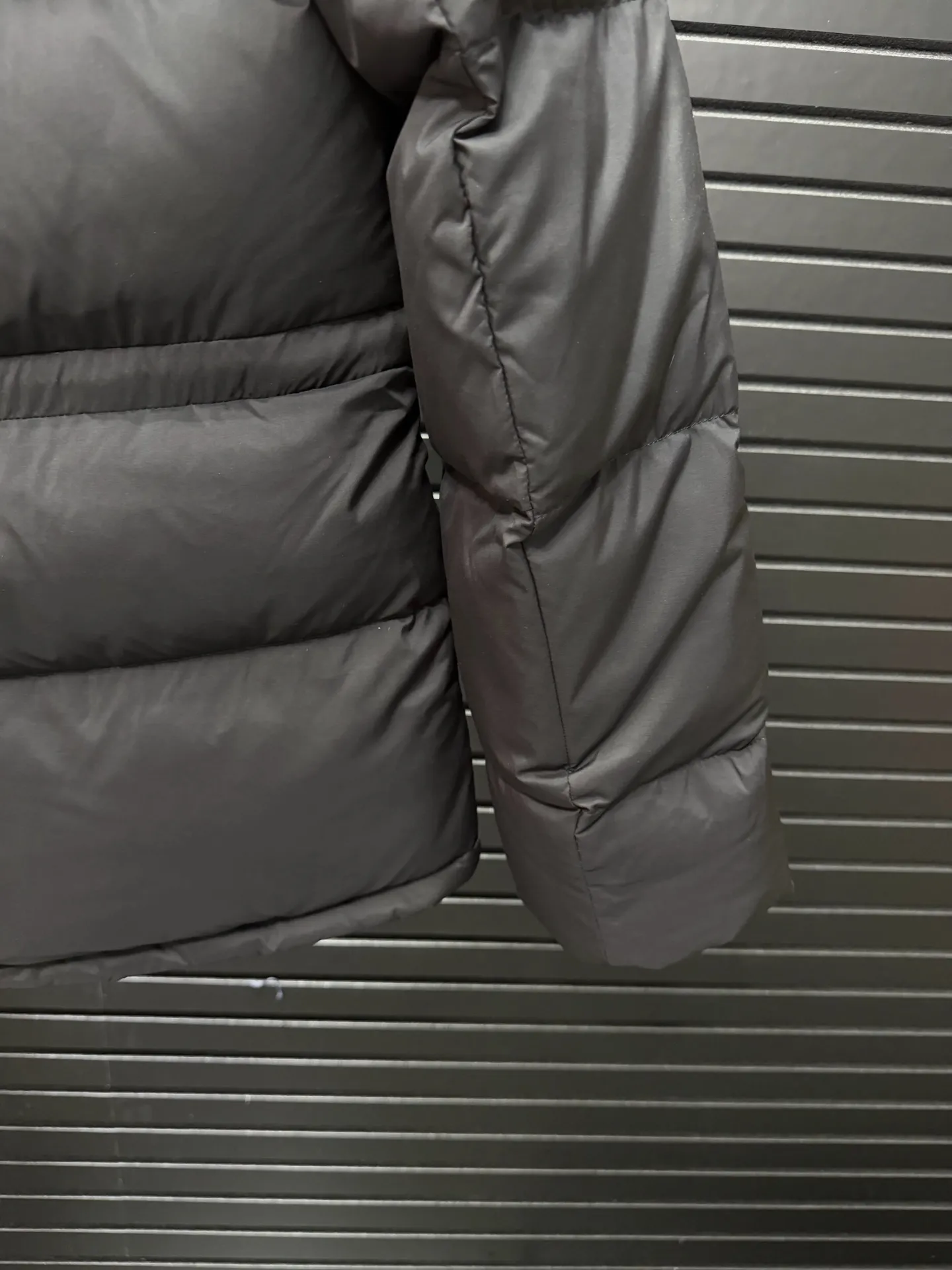 Lululemon LW 4BTOS #lululemon ： ； ， ， ， + ： Soft Matte TM ， ， ， 90% ， ， ， Logo ， ， ， ， ， Quality ， ， ， ， Versatile， ： Black Light Green Size：2 4 6 8 10
