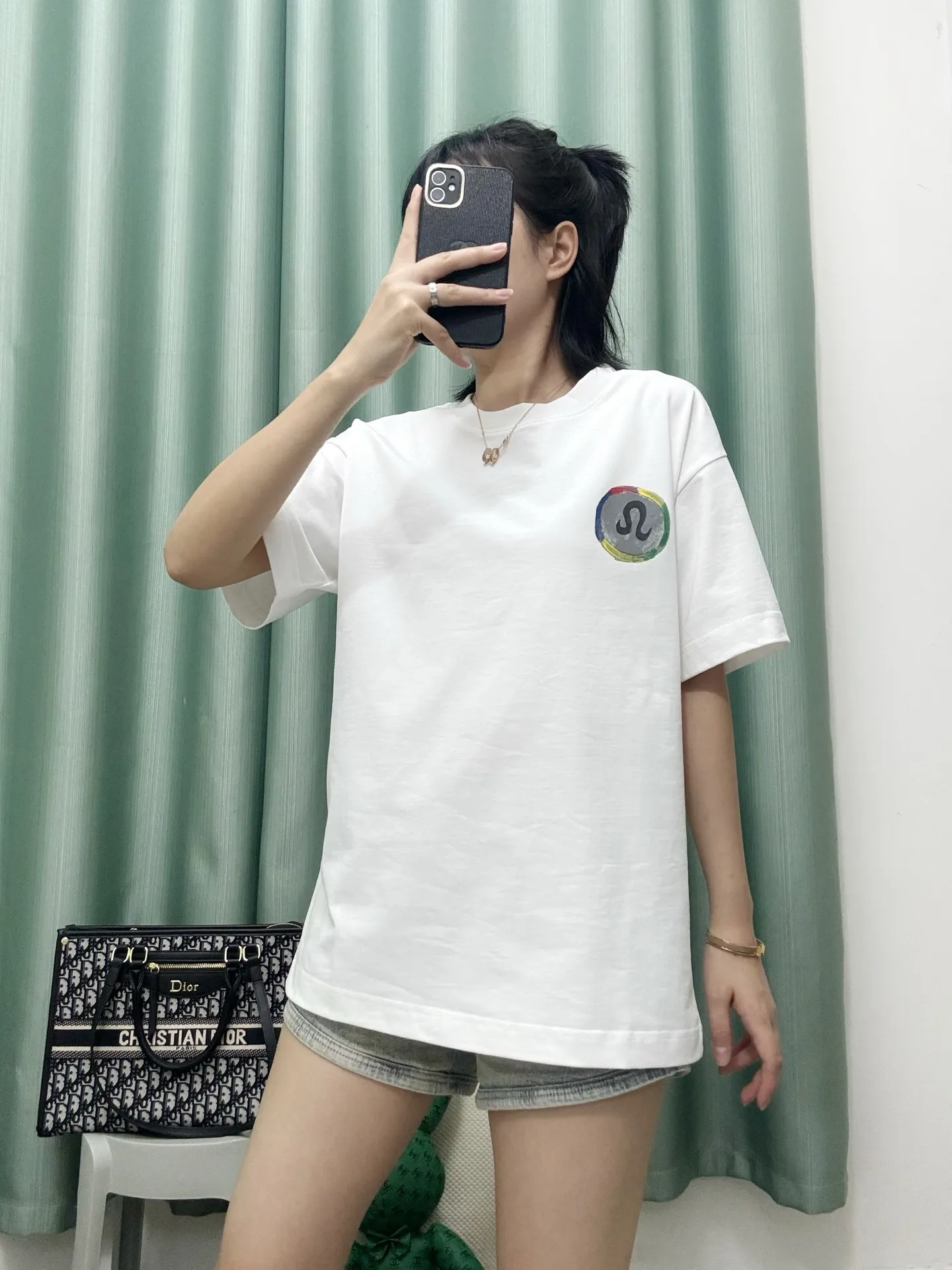White ， Same Style