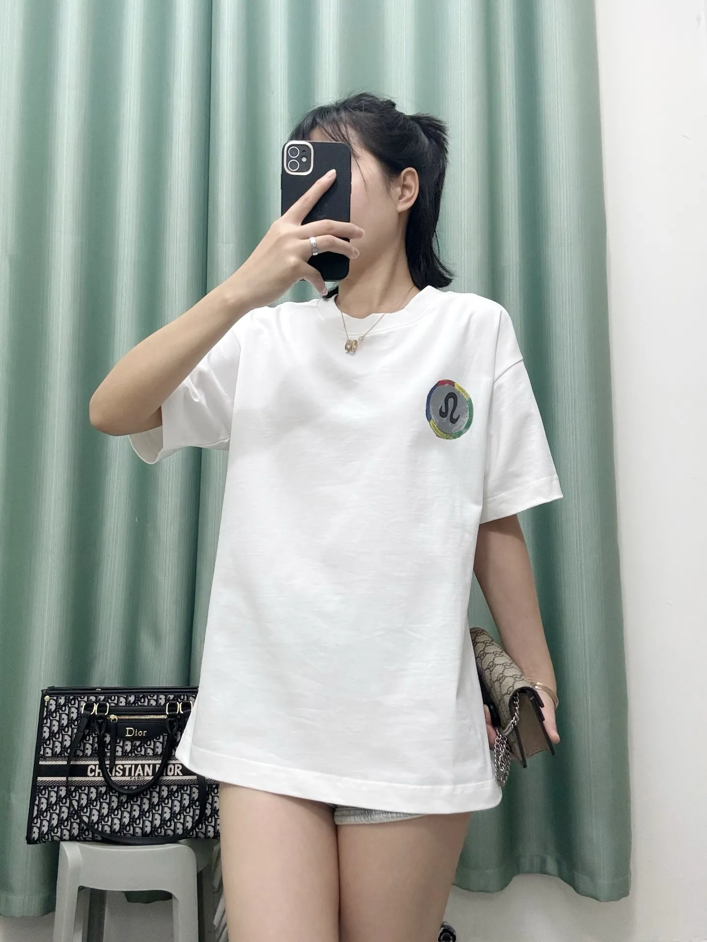 White ， Same Style