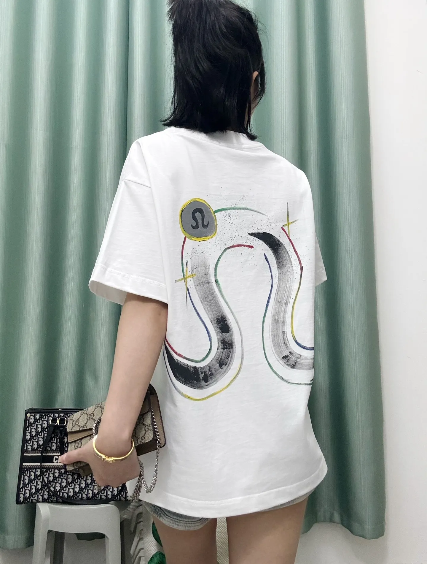 White ， Same Style