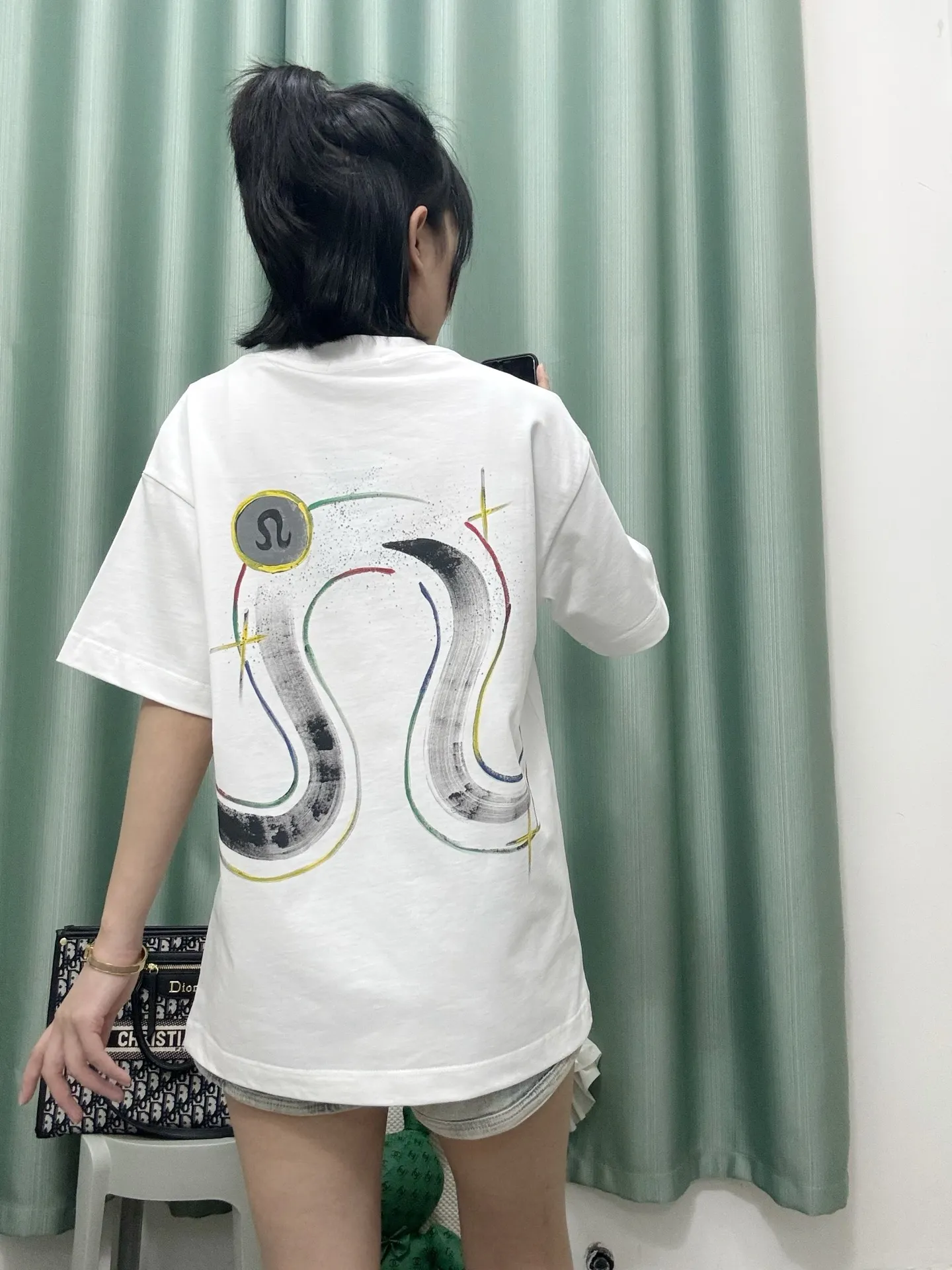 White ， Same Style