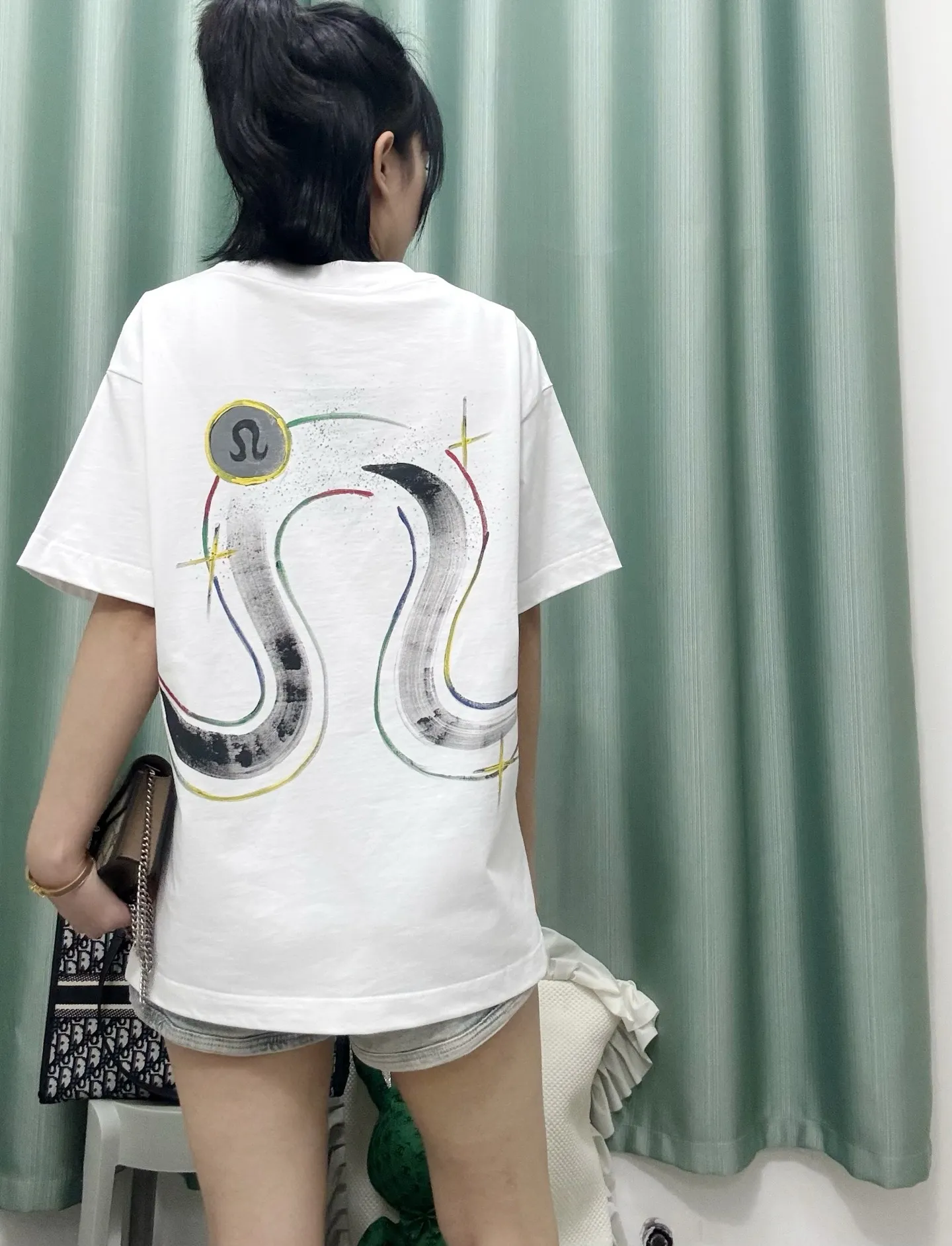 White ， Same Style