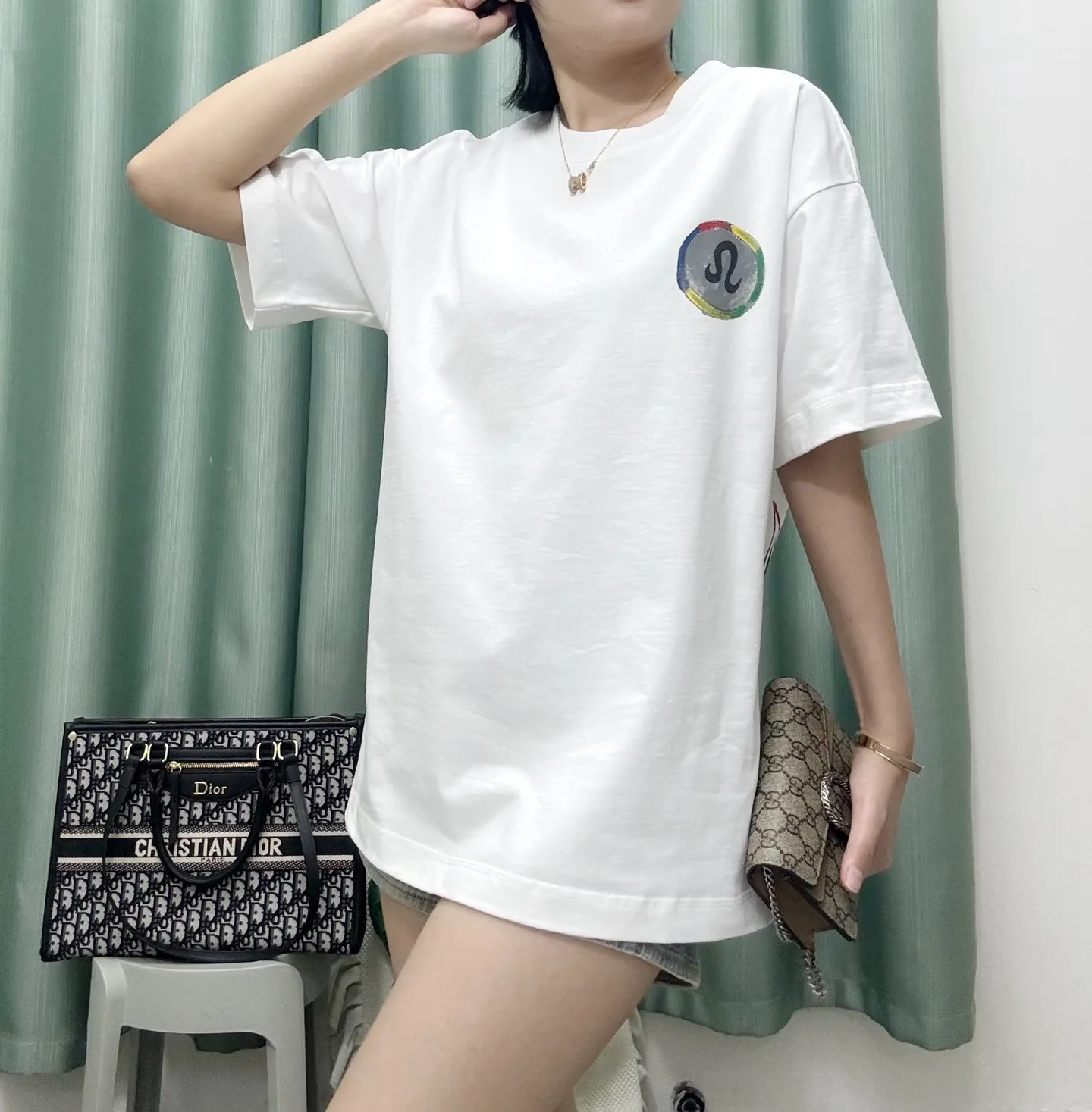 White ， Same Style