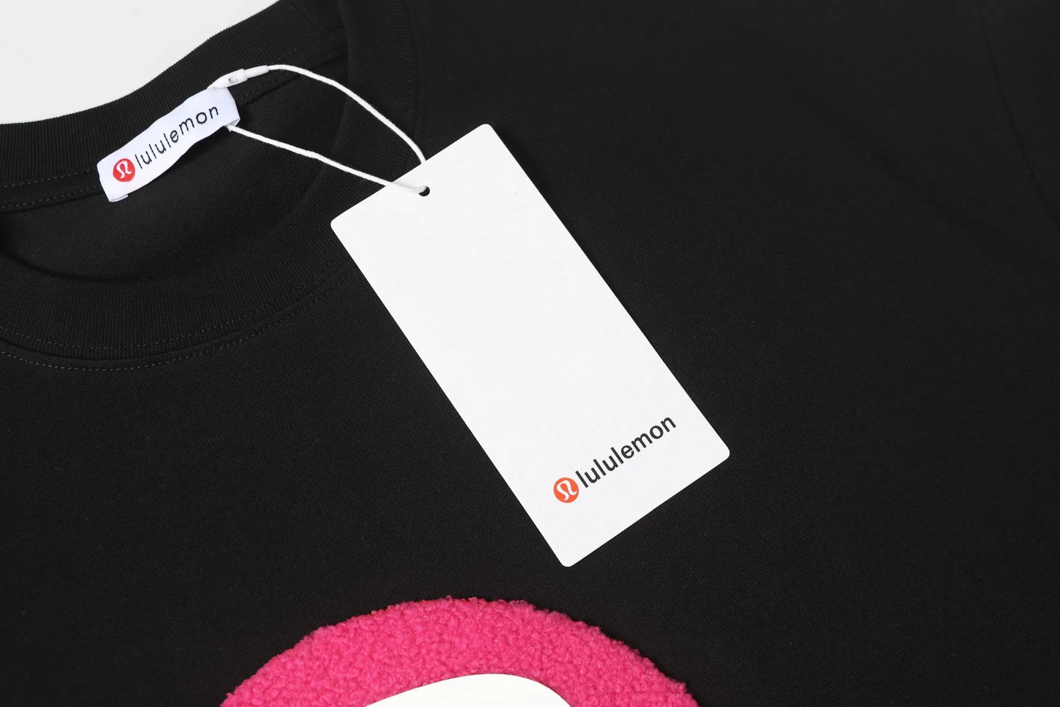 ￼ Lululemon/ 25ss logo T Os Same Style Sizes：XS S M L ：Black White