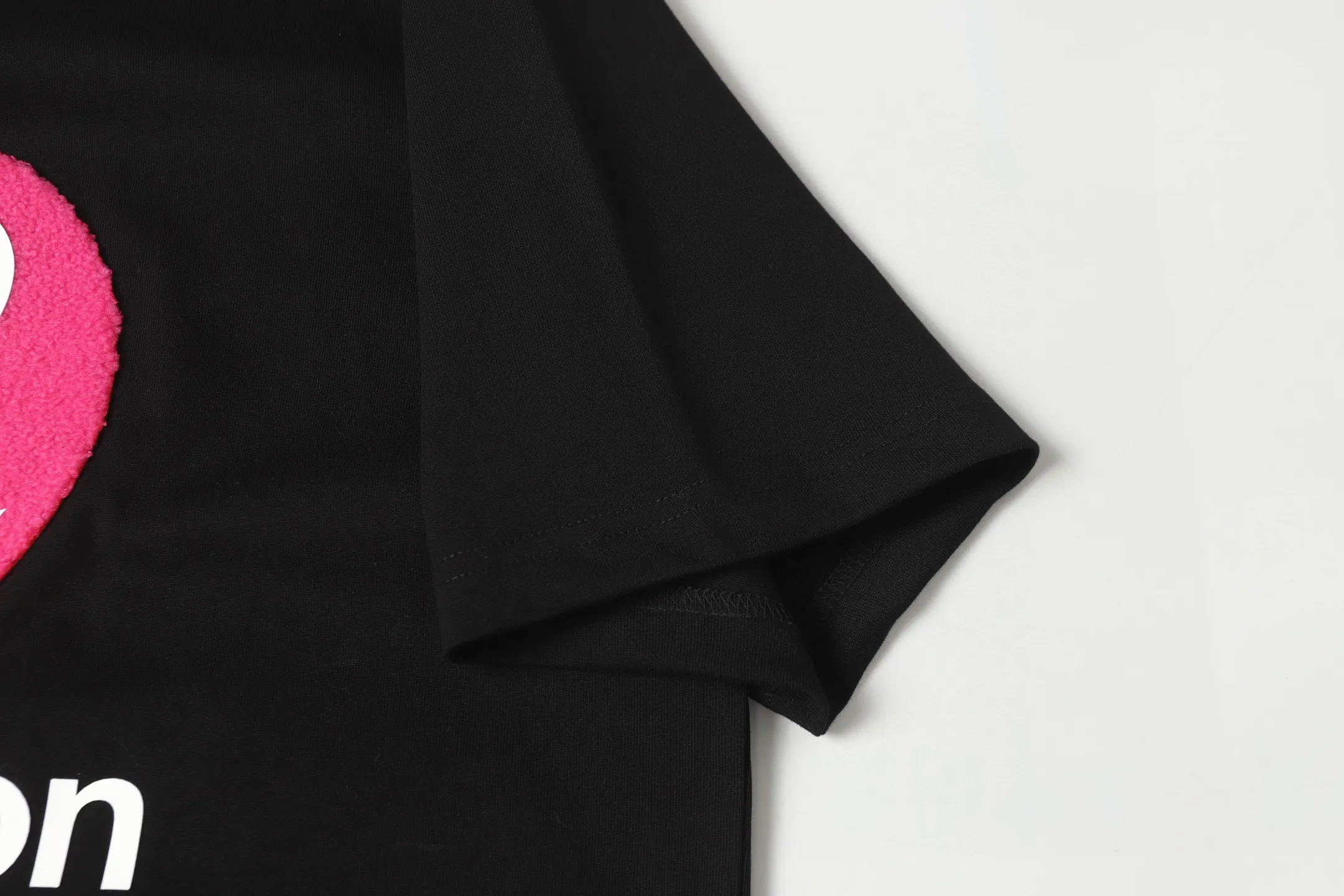 ￼ Lululemon/ 25ss logo T Os Same Style Sizes：XS S M L ：Black White