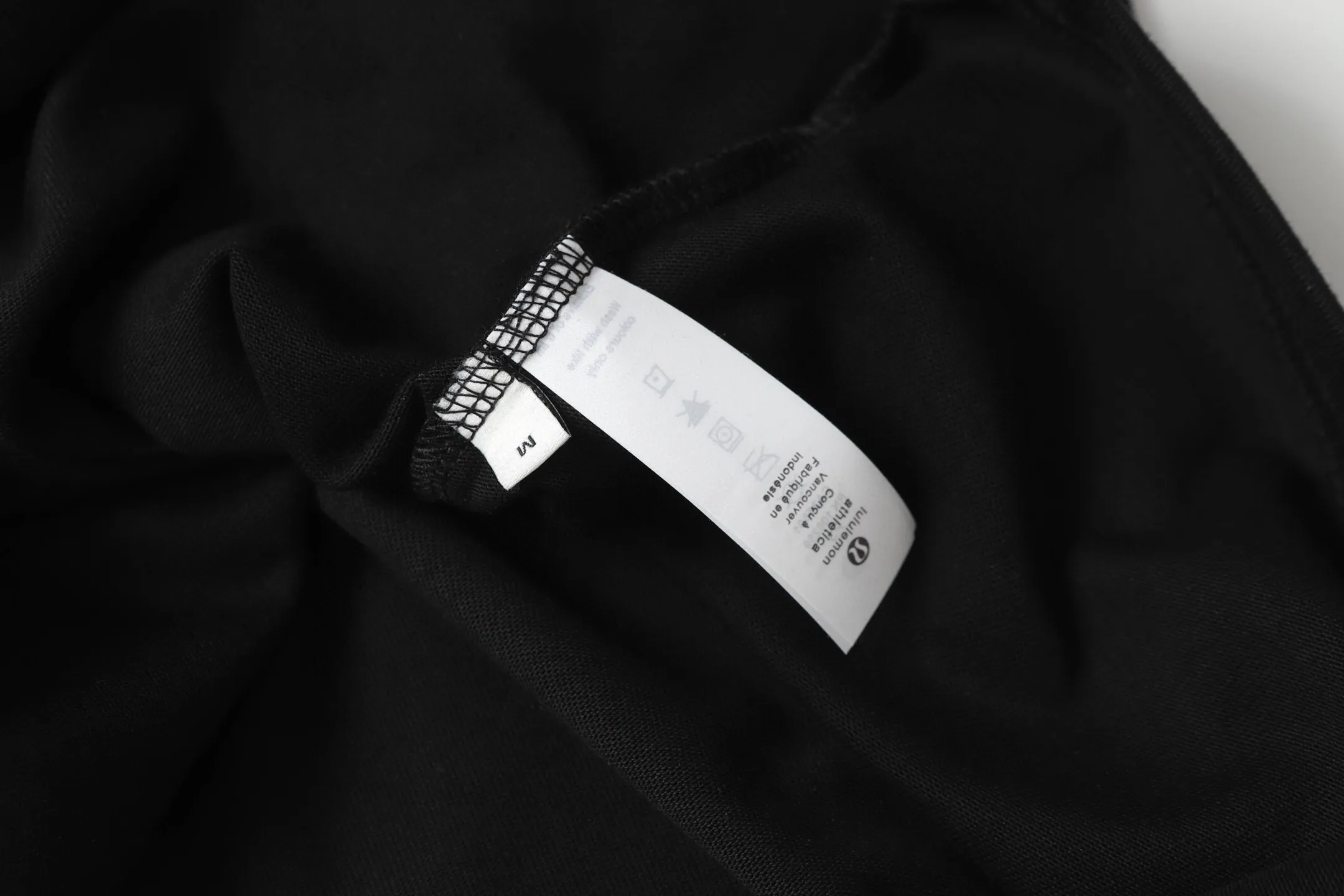 ￼ Lululemon/ 25ss logo T Os Same Style Sizes：XS S M L ：Black White