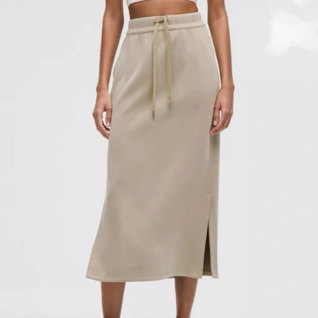 P 90 ： # Lululemon Softstreme™Bound to Bliss ～ ; ， Softstreme™ ， ， ; ， ， ， ：Black 。 Coffee Brown