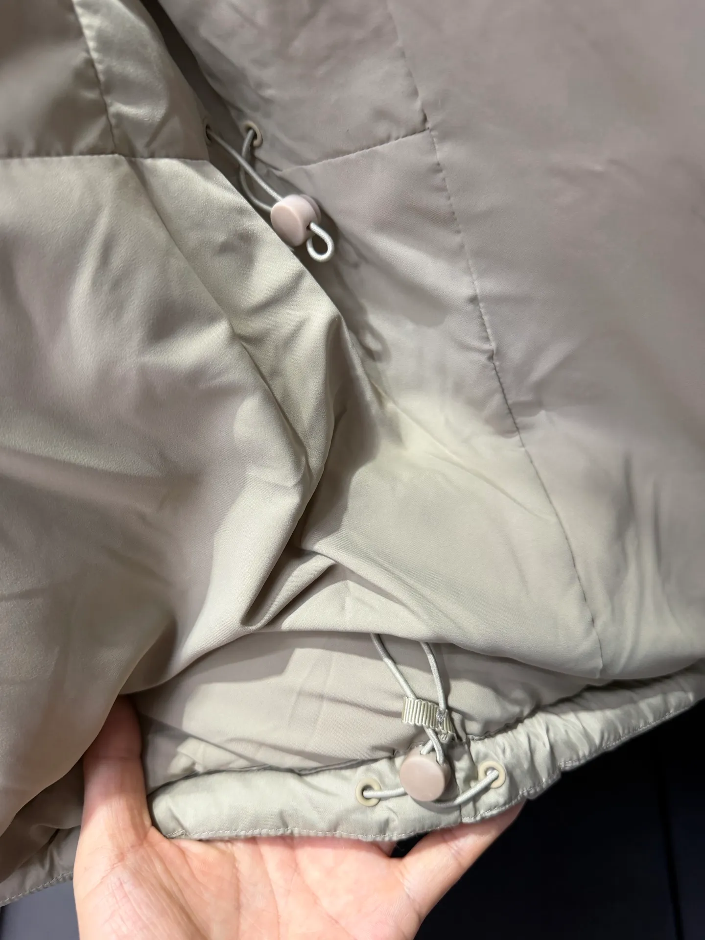 Lululemon LW 4BTOS #lululemon ： ； ， ， ， + ： Soft Matte TM ， ， ， 90% ， ， ， Logo ， ， ， ， ， Quality ， ， ， ， Versatile， ： Black Light Green Size：2 4 6 8 10