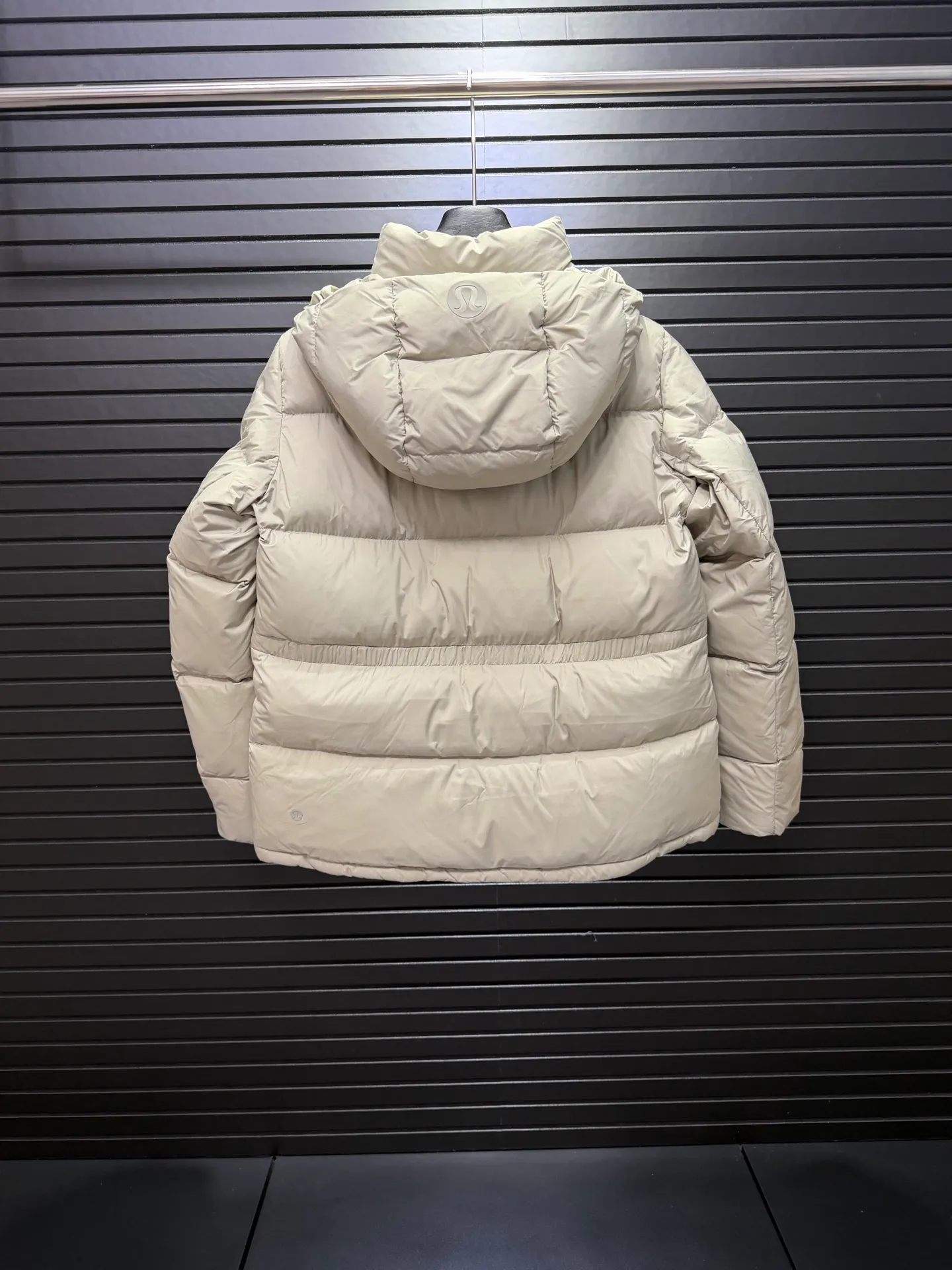 Lululemon LW 4BTOS #lululemon ： ； ， ， ， + ： Soft Matte TM ， ， ， 90% ， ， ， Logo ， ， ， ， ， Quality ， ， ， ， Versatile， ： Black Light Green Size：2 4 6 8 10