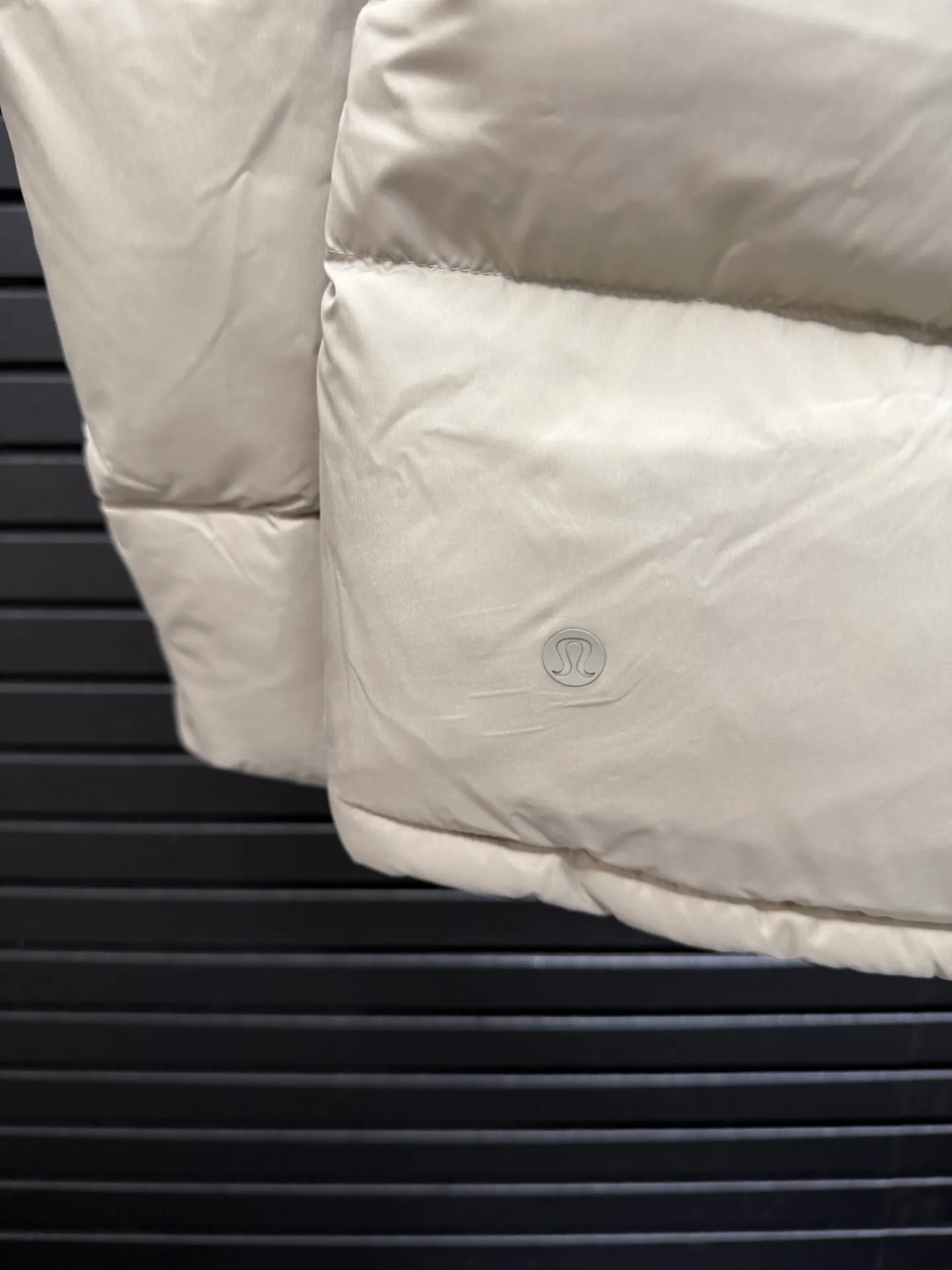 Lululemon LW 4BTOS #lululemon ： ； ， ， ， + ： Soft Matte TM ， ， ， 90% ， ， ， Logo ， ， ， ， ， Quality ， ， ， ， Versatile， ： Black Light Green Size：2 4 6 8 10