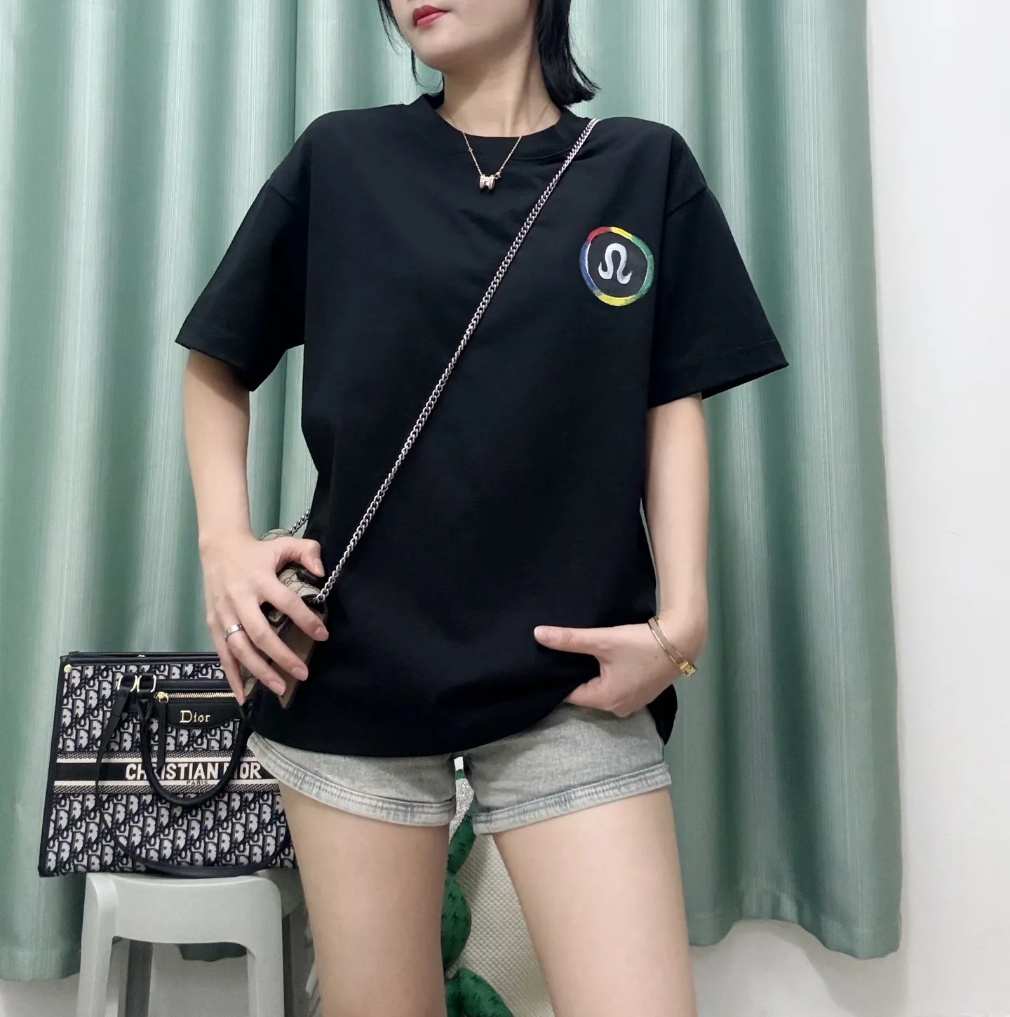 Black ， Same Style