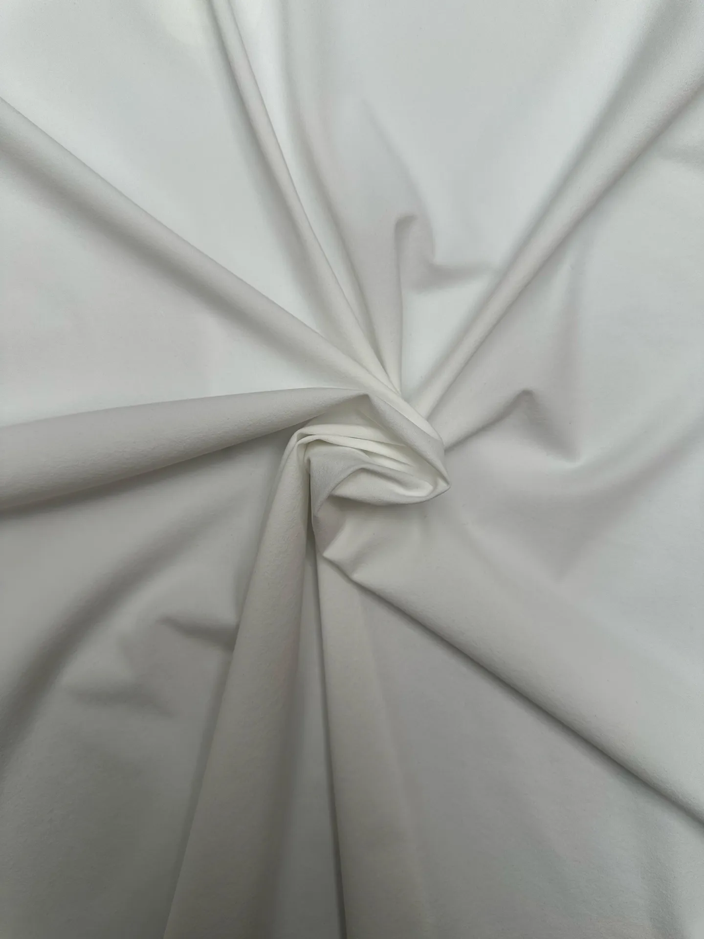 Lululemon/ 2026 New Arrival Polo lululemon ， ， 。 Polo ，Breathable ， ， ， hold 。 ， ， 。 ， ， “ ”。Classic ， ； ， 。 ， 。 ， ， 。Classic Black White ， ， ， ！ ：Black，White size：L-3x L