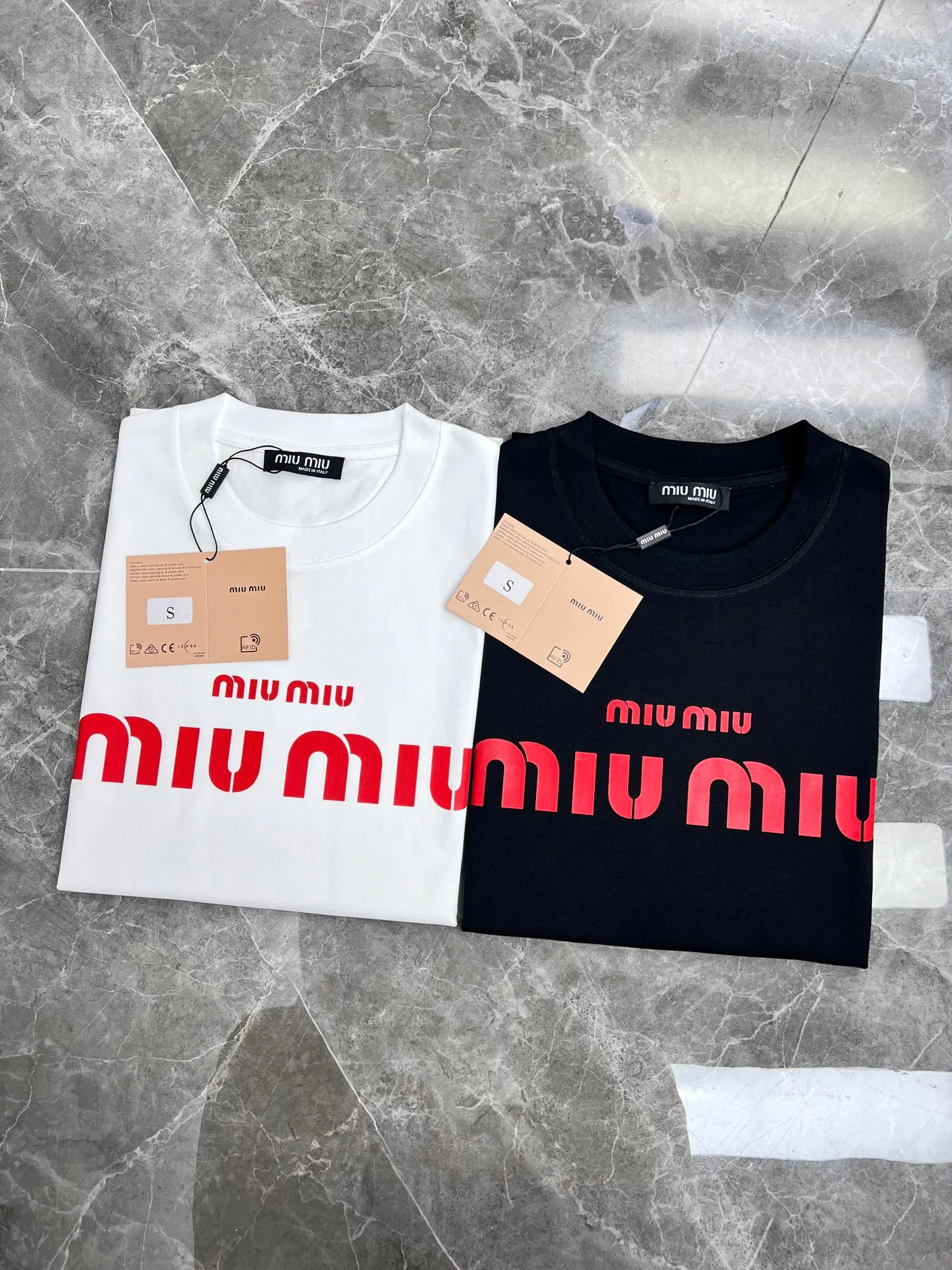 Miu Miu🌟New Arrival T T Hot Sale 99 280 🐎🐎Size：S-XXL Black White 2 Size S 110 54 69 21 M 114 56 71 22 L 118 58 73 22 XL 122 60 75 23 2XL 126 62 77 23