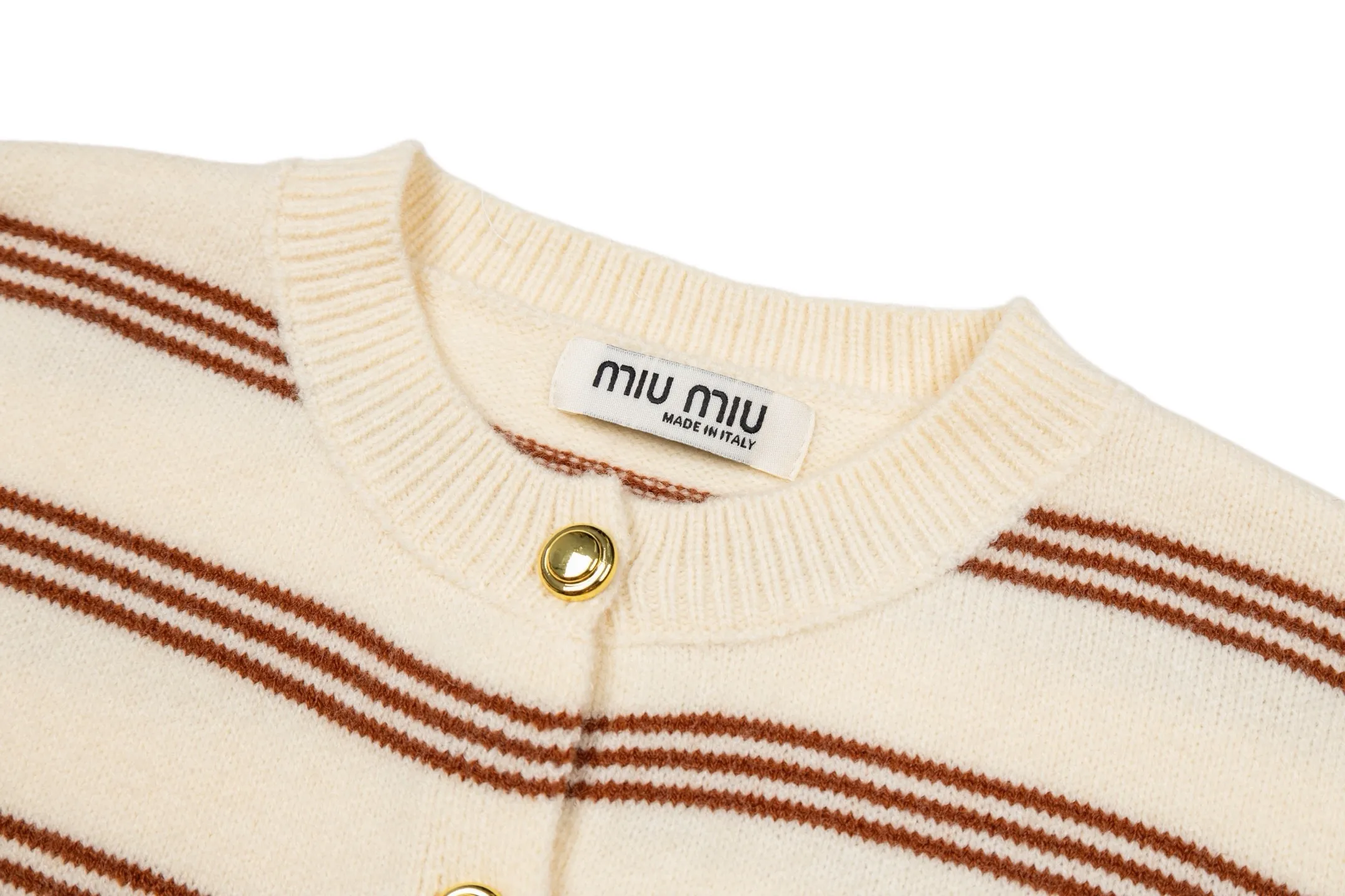 Miu Miu 26FW ， ， ， Breathable， 。Cream White Retro ，Classic ， ， Retro 。 ， ， 。 Gold ， ， 。 ， ， 。 ， ， ， Same Style ， ， ， 。 Size:36-38-40