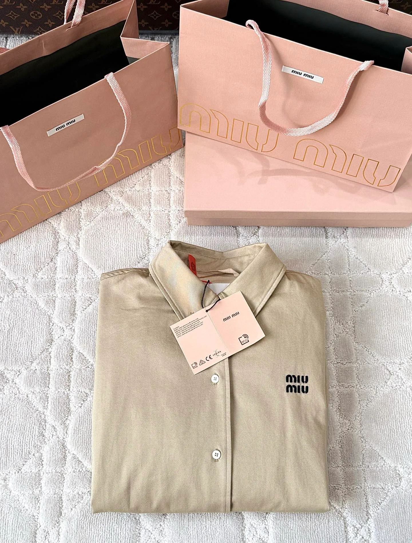 Miu Miu Khaki Miu Miu Classic 1： Miu Miu 2: 3: 4: Size：M-3XL