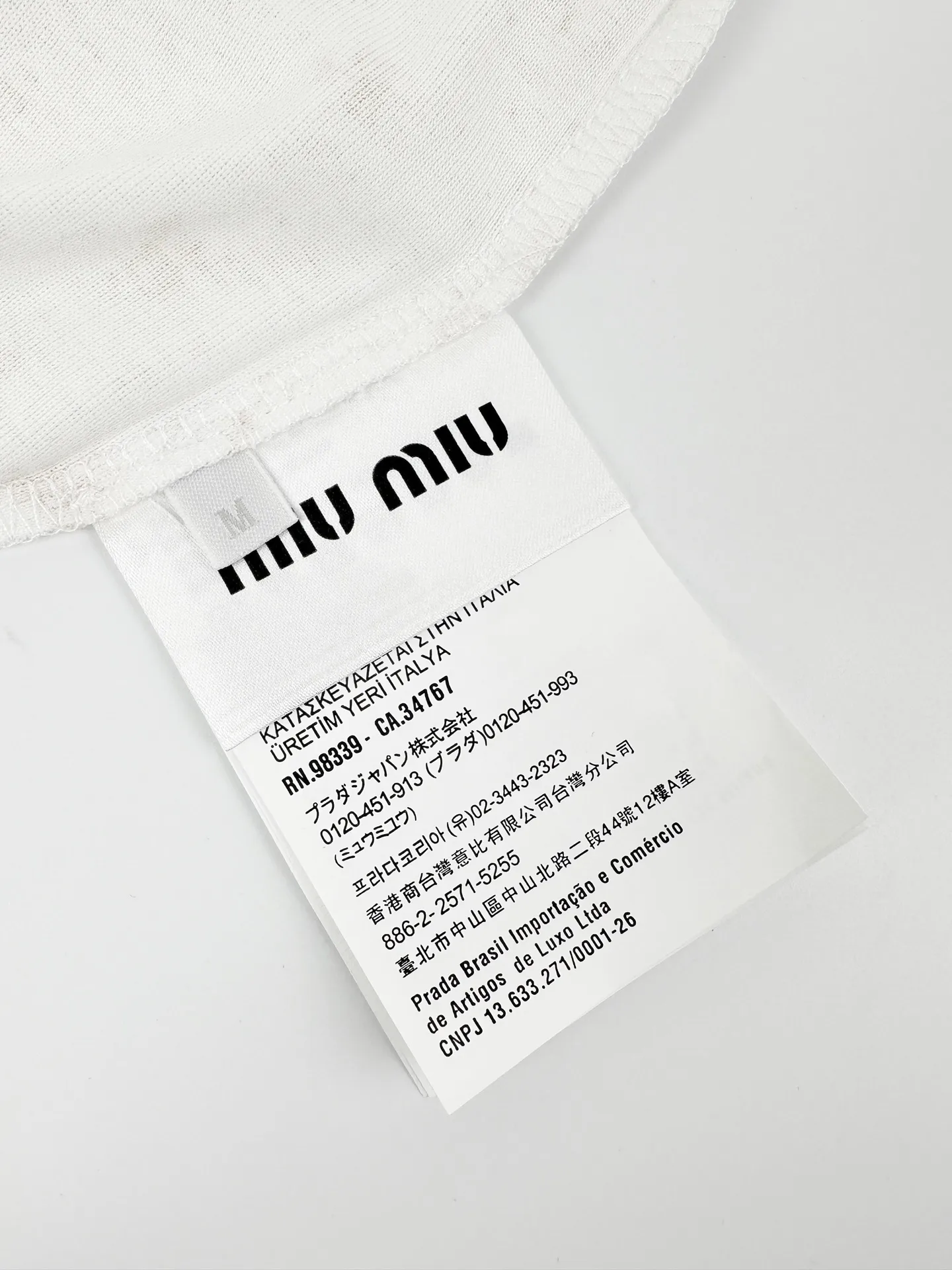 Breathable 。 ， ， 。 Miu Miu ， ； ， 。 ， ， ， ， ， 。 1. ， ， 。 2. ， ， 。 3. ， ， ， 、 ， 。 ： 1:1 MM 1:1 MM ： Size： XS S M ： FF 744
