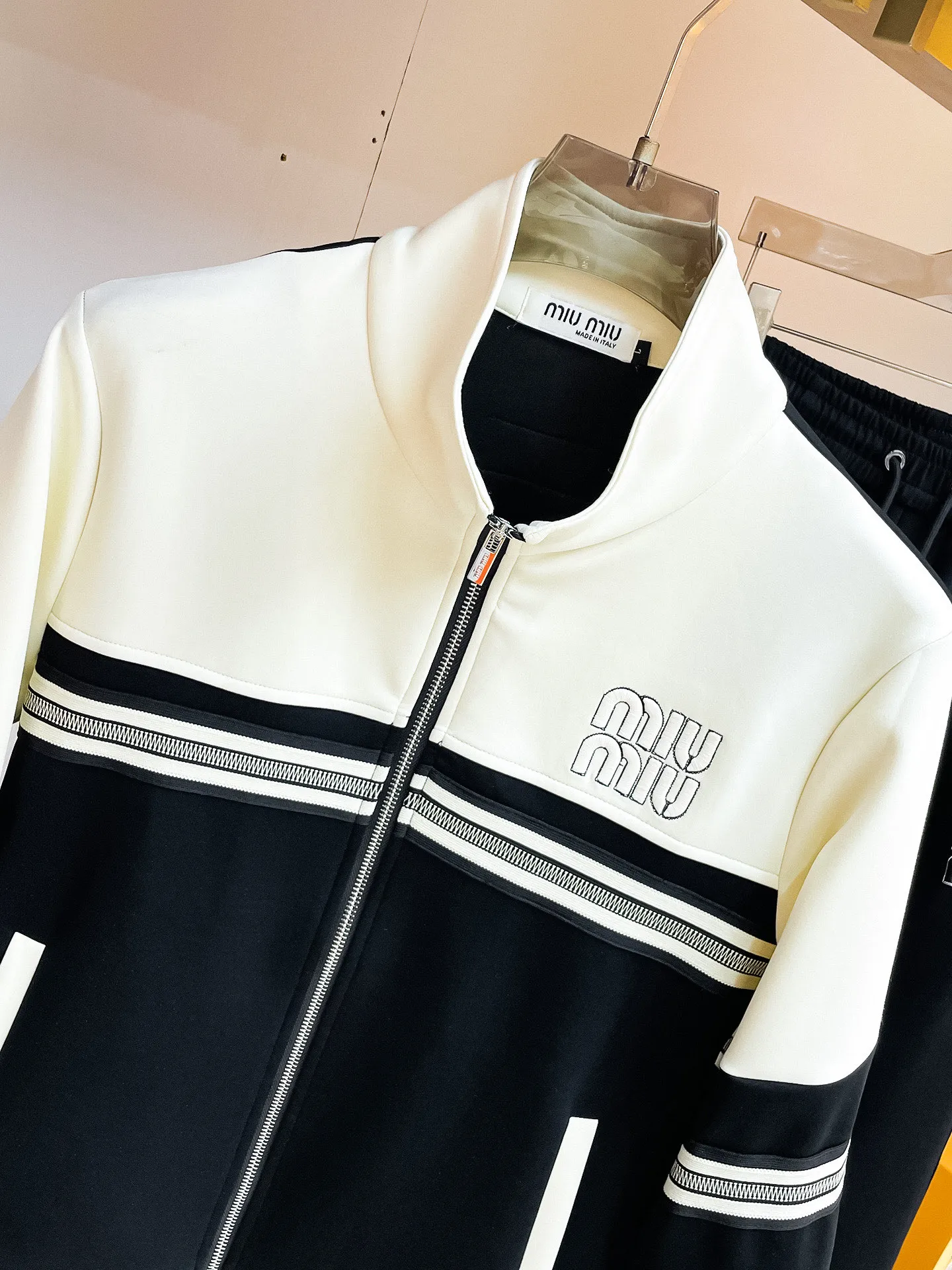 miumiu 2026New Arrival Same Style ，Breathable ！ ！ ， ！ Premium ！ Wear-Resistant， Sizes M-3XL