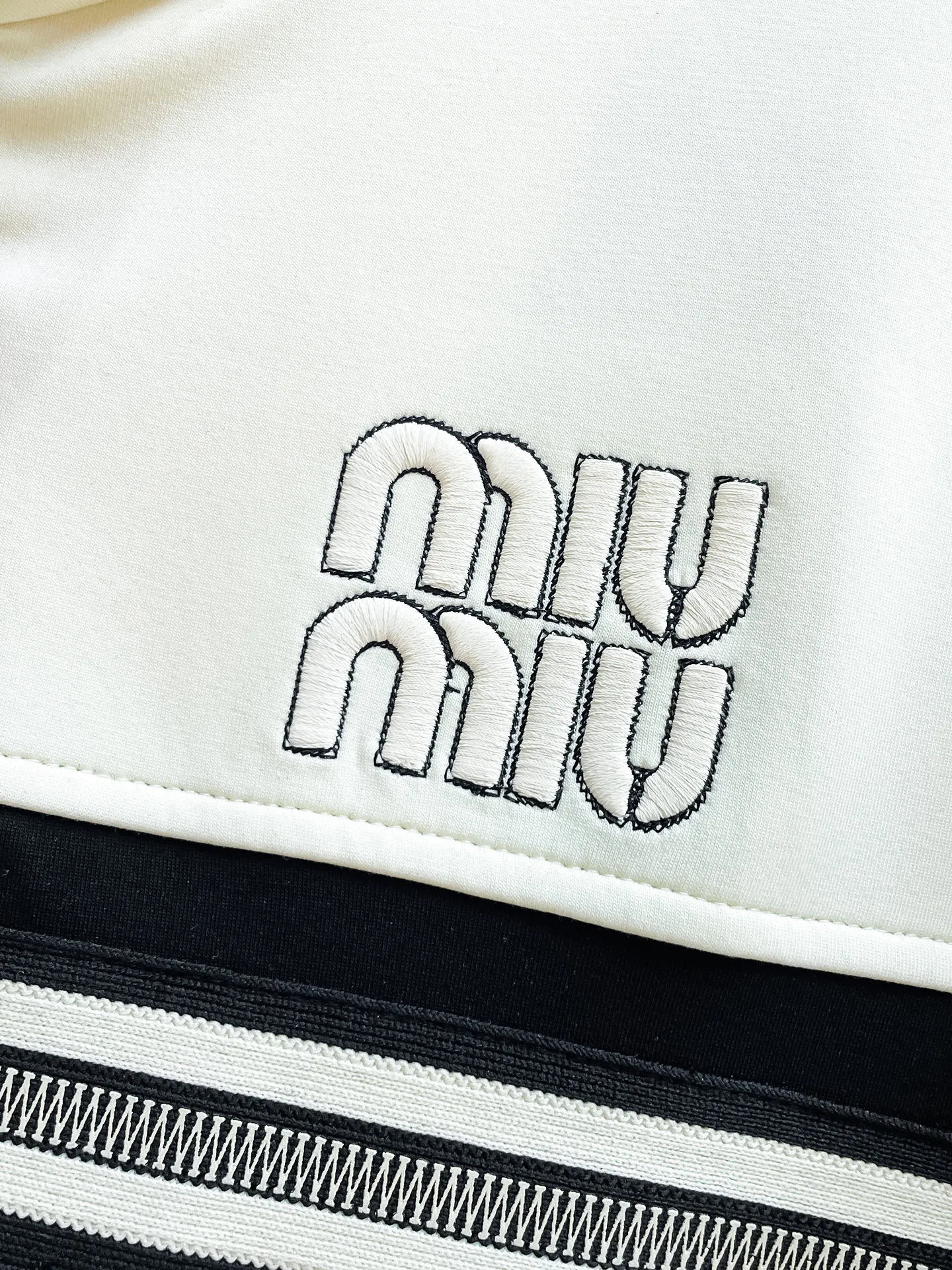 miumiu 2026New Arrival Same Style ，Breathable ！ ！ ， ！ Premium ！ Wear-Resistant， Sizes M-3XL