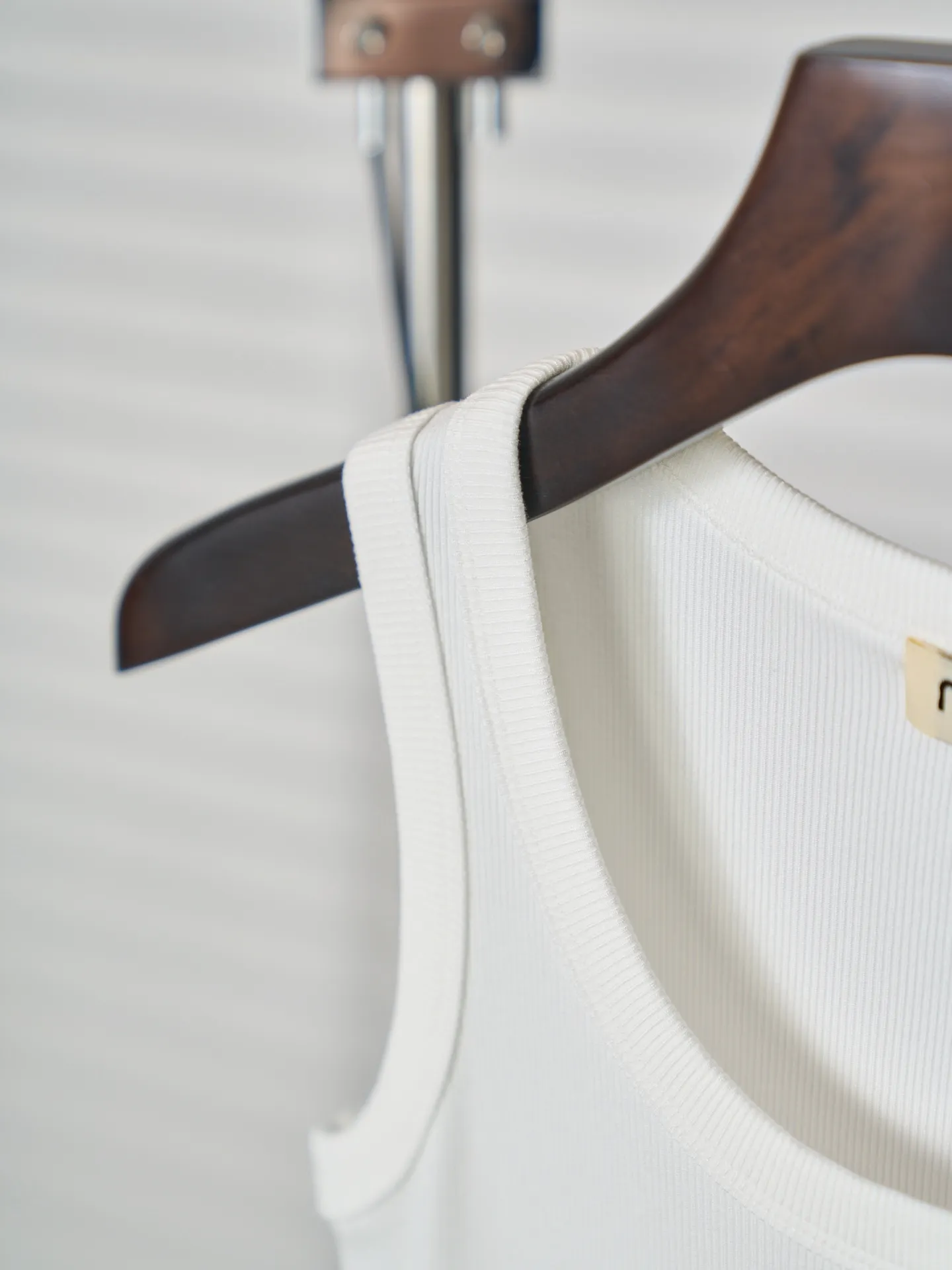 MIU MIU/ logo 【In Stock】S M L ， ， miu logo