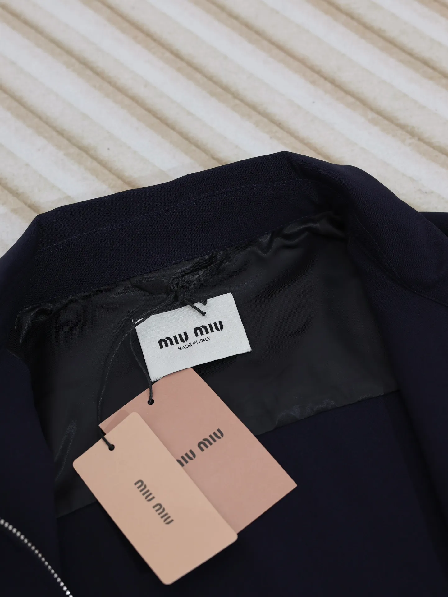 Miumi*/ 24Fw ， ， 。 ， ， ， ， ， Navy Blue ， 。 ，miumiu ， 。 Quality ， 。 Size：S/M/L/XL