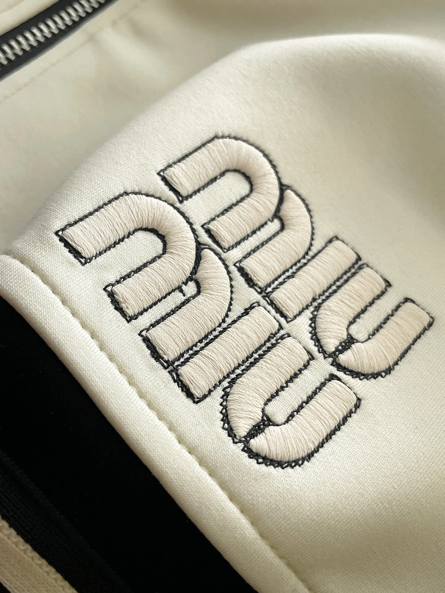 miumiu 2026New Arrival Same Style ，Breathable ！ ！ ， ！ Premium ！ Wear-Resistant， Sizes M-3XL