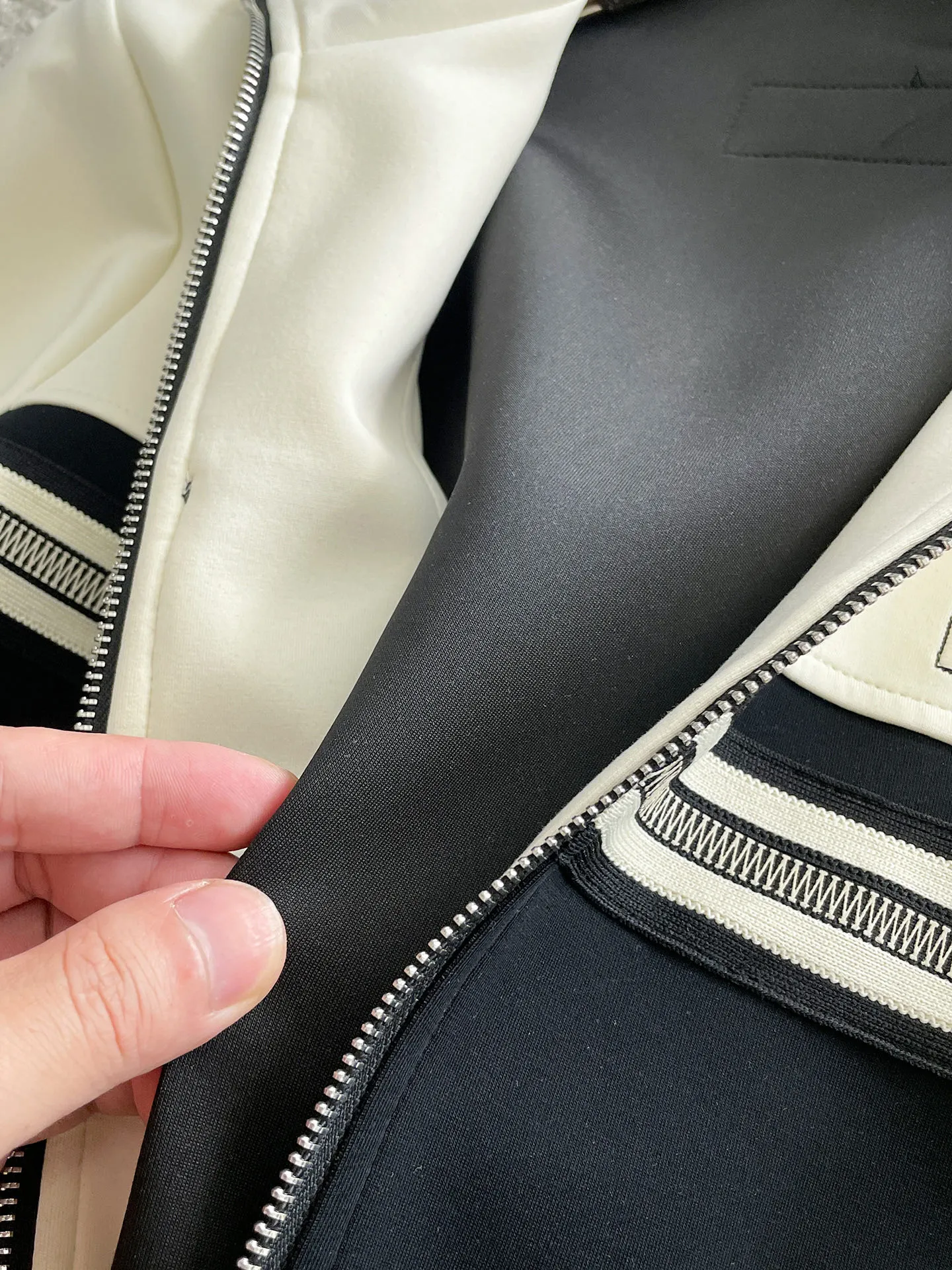 miumiu 2026New Arrival Same Style ，Breathable ！ ！ ， ！ Premium ！ Wear-Resistant， Sizes M-3XL