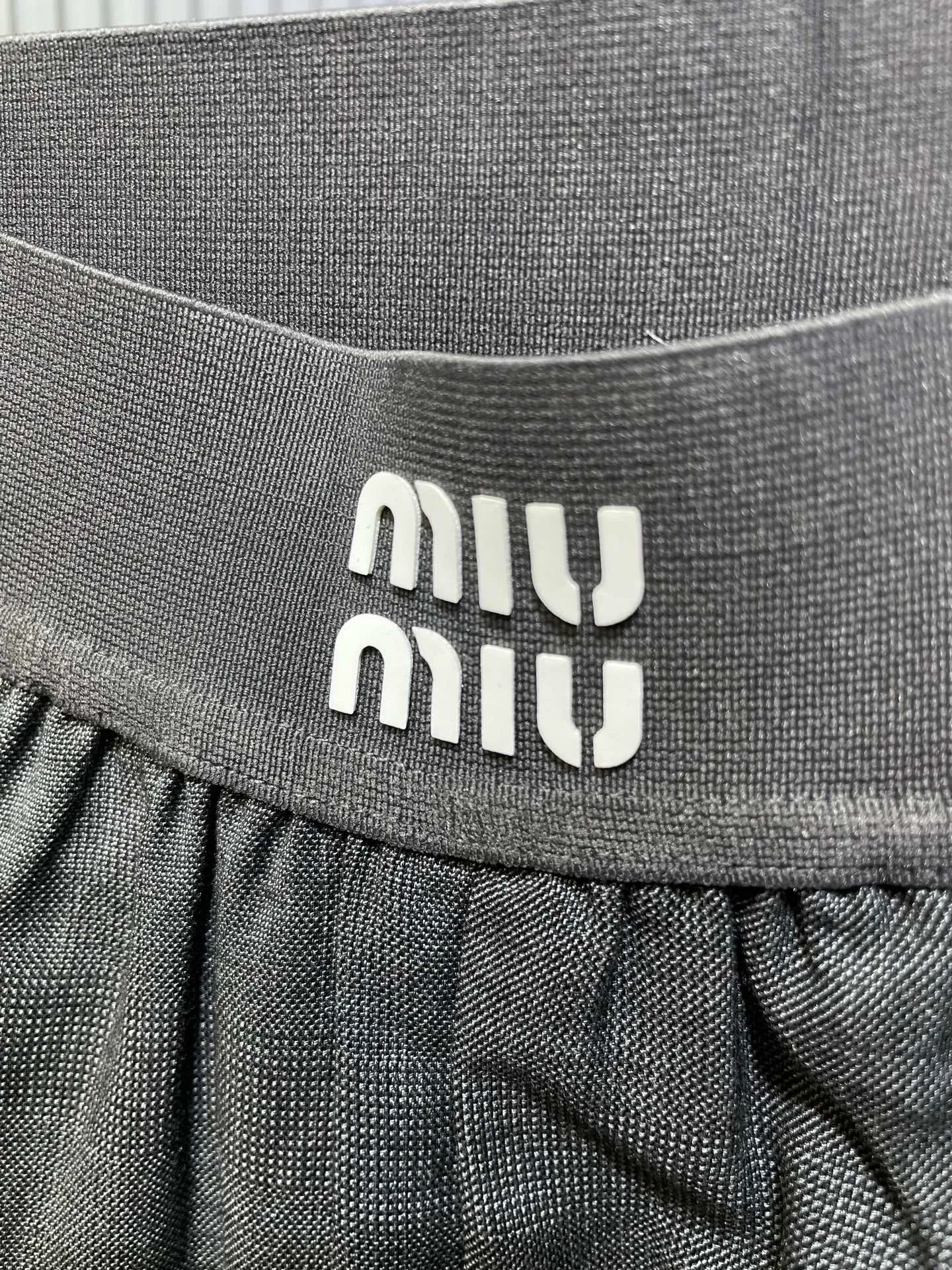 MIU MIU🌟 24SS Authentic 14300 1：1 1：1 1：1 1：1 Size S M L XL