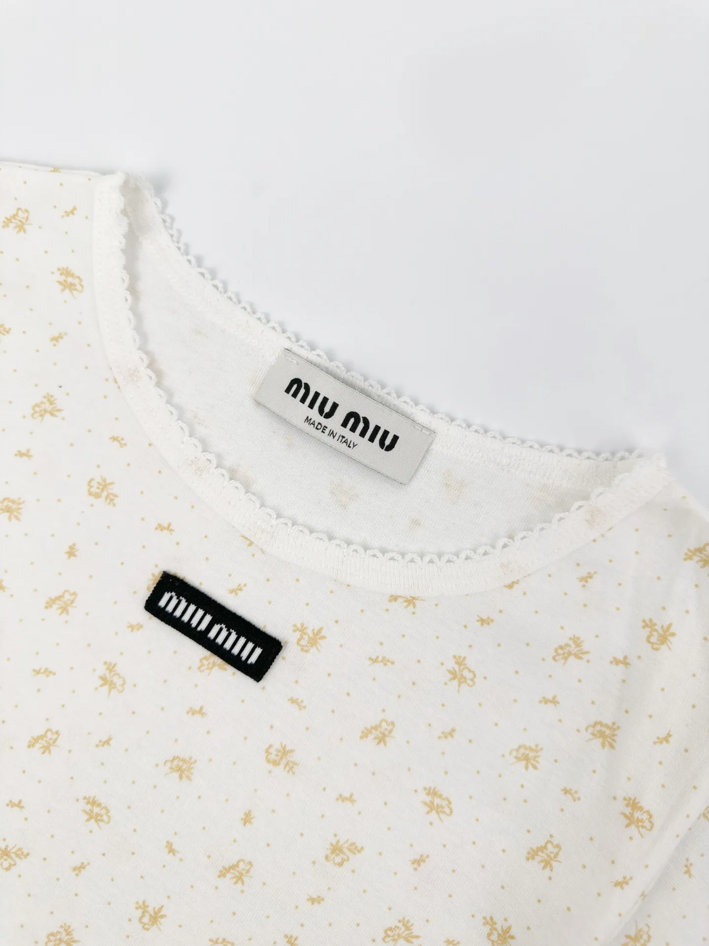 Breathable 。 ， ， 。 Miu Miu ， ； ， 。 ， ， ， ； 。 1. ， ， 。 2. ， ， 。 3. ， ， ， 、 ， 。 ： 1:1 MM 1:1 MM ： Size： XS S M ： FF 745
