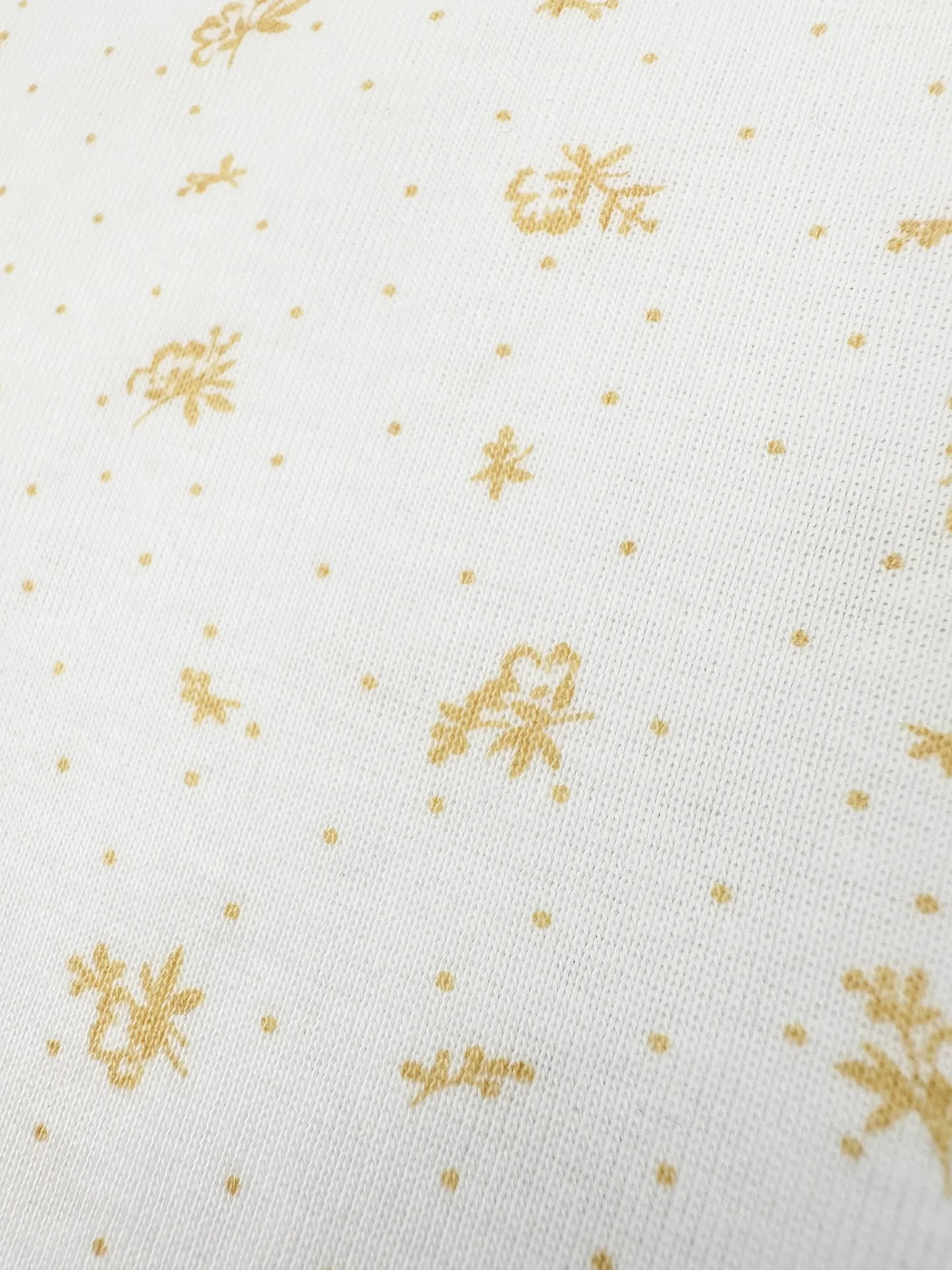 Breathable 。 ， ， 。 Miu Miu ， ； ， 。 ， ， ， ； 。 1. ， ， 。 2. ， ， 。 3. ， ， ， 、 ， 。 ： 1:1 MM 1:1 MM ： Size： XS S M ： FF 745