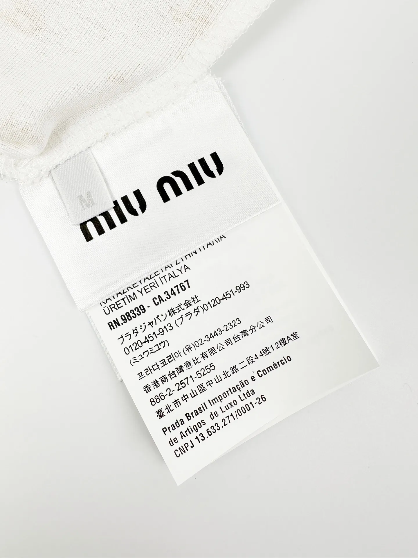 Breathable 。 ， ， 。 Miu Miu ， ； ， 。 ， ， ， ； 。 1. ， ， 。 2. ， ， 。 3. ， ， ， 、 ， 。 ： 1:1 MM 1:1 MM ： Size： XS S M ： FF 745