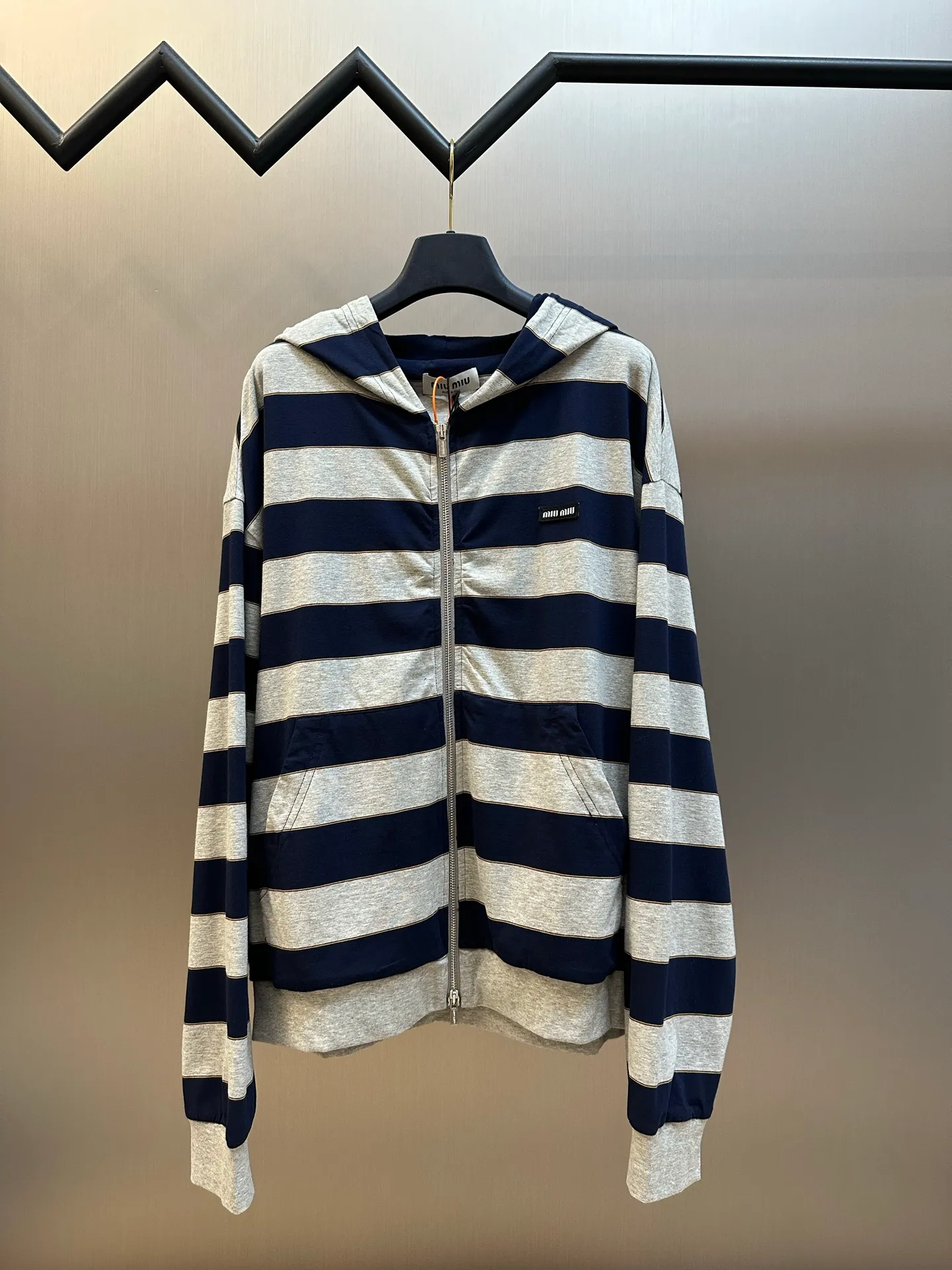 miu ，Navy Blue ， ，Retro ， Retro ， Miu ， ， 。 ， ， ， ， ， Retro ， 。 Miu ， ， ， ， ， 。 size：s m l xl