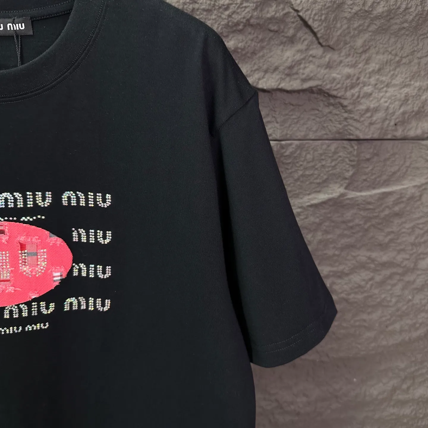 MIU MIU 2026New Arrival logo T 🔥 🔥 🔥 Same Style Quality😘😘 300 Versatile T 👍 ：Black、Pink、White Size：S-XL