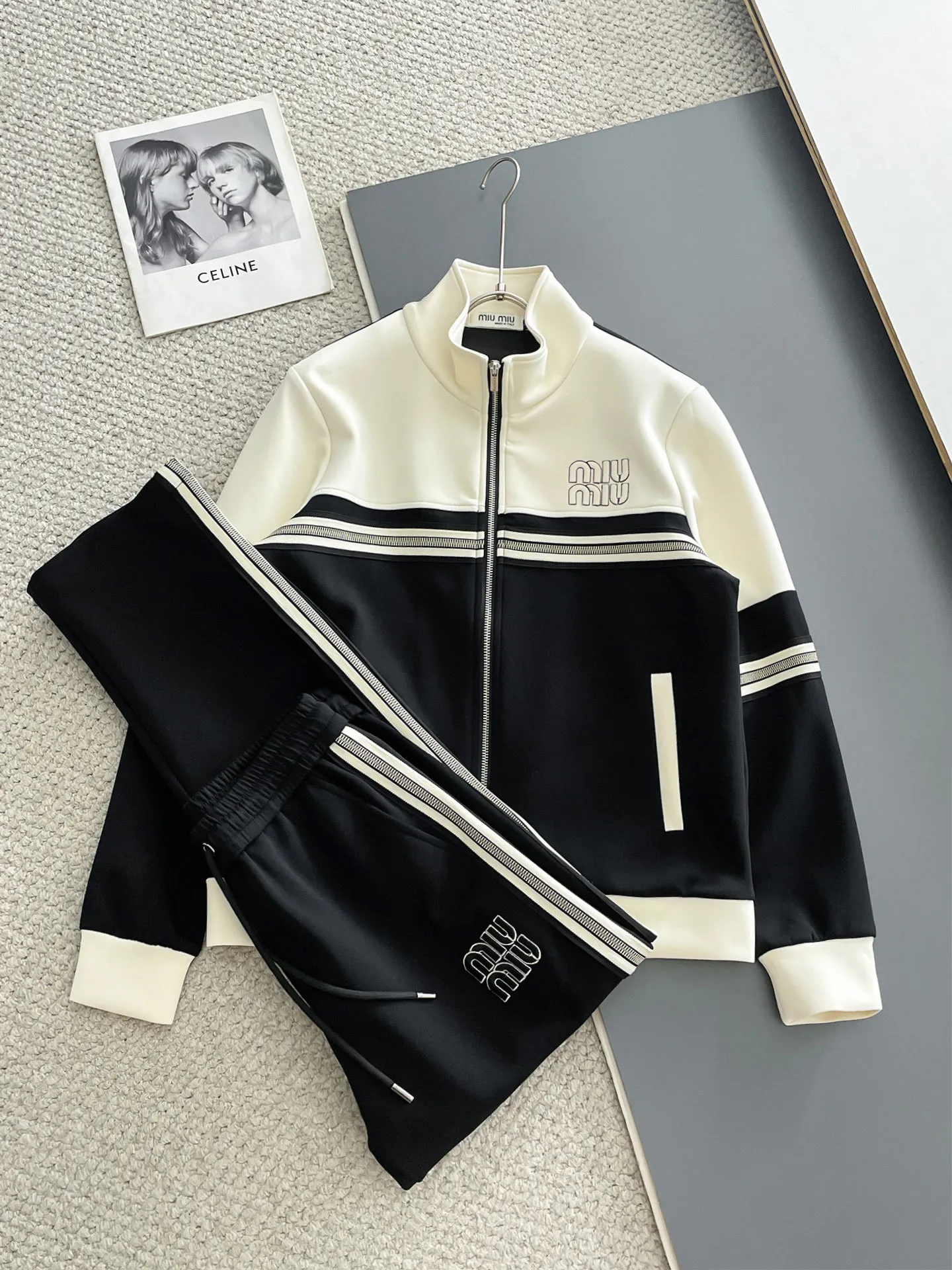 miumiu 2026New Arrival Same Style ，Breathable ！ ！ ， ！ Premium ！ Wear-Resistant， Sizes M-3XL