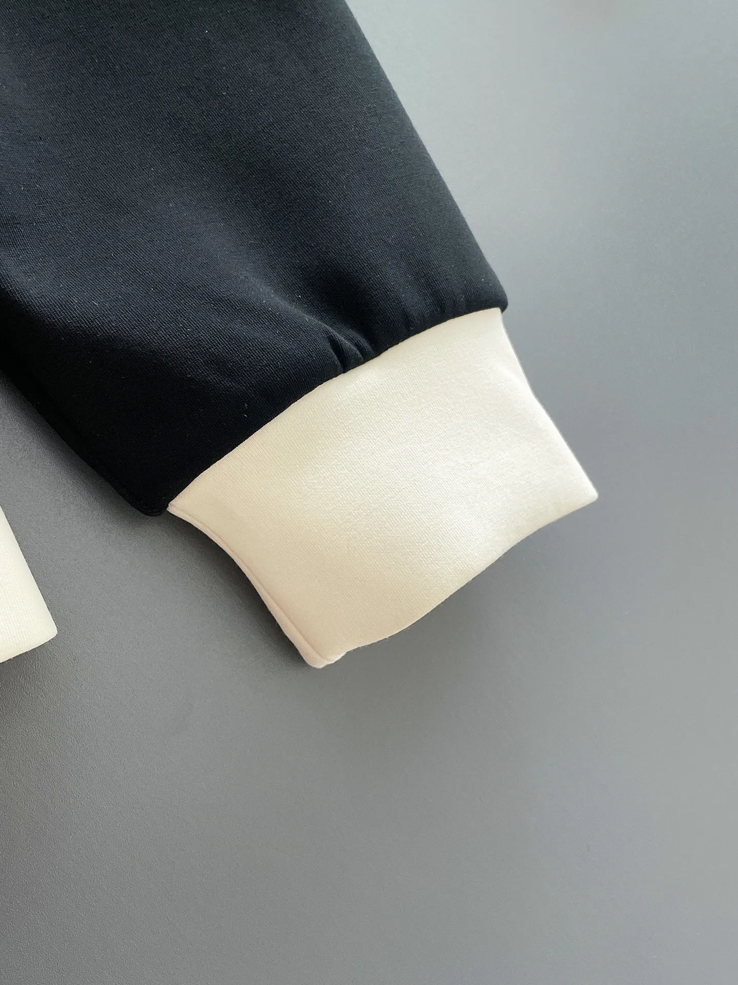 miumiu 2026New Arrival Same Style ，Breathable ！ ！ ， ！ Premium ！ Wear-Resistant， Sizes M-3XL